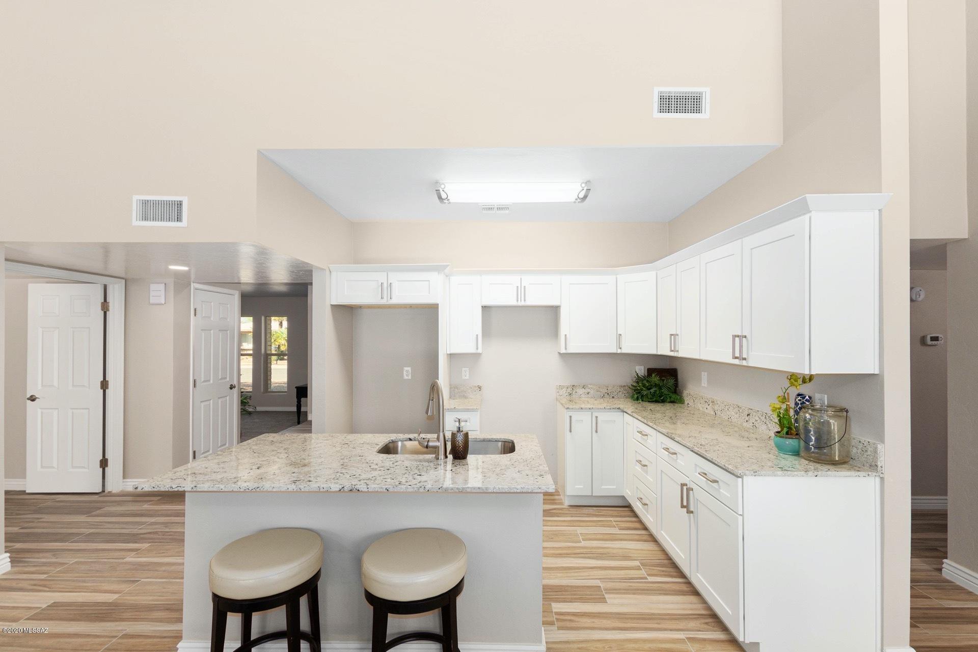 7600 E Dos Mujeres Road