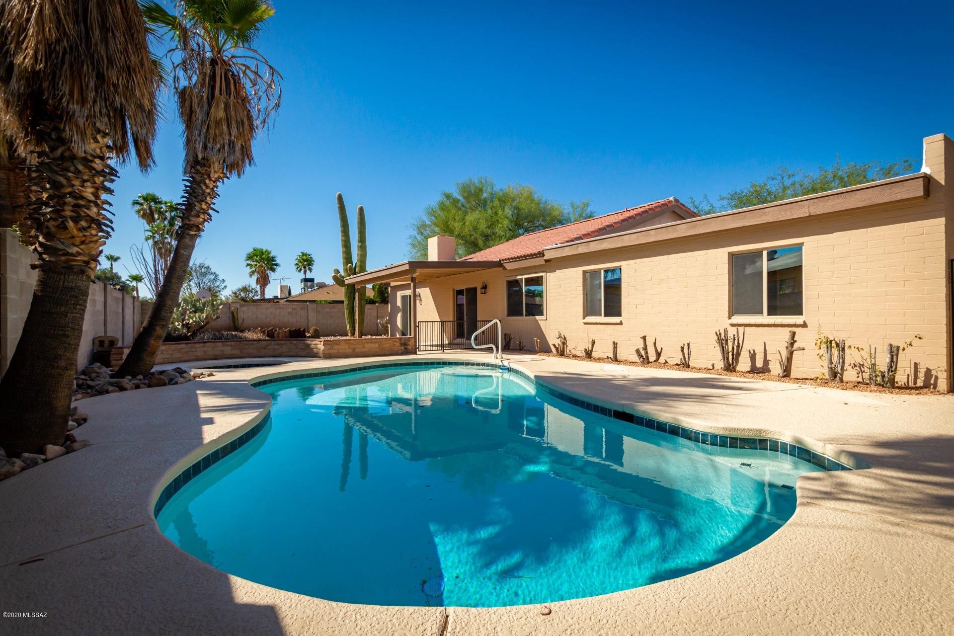 7600 E Dos Mujeres Road