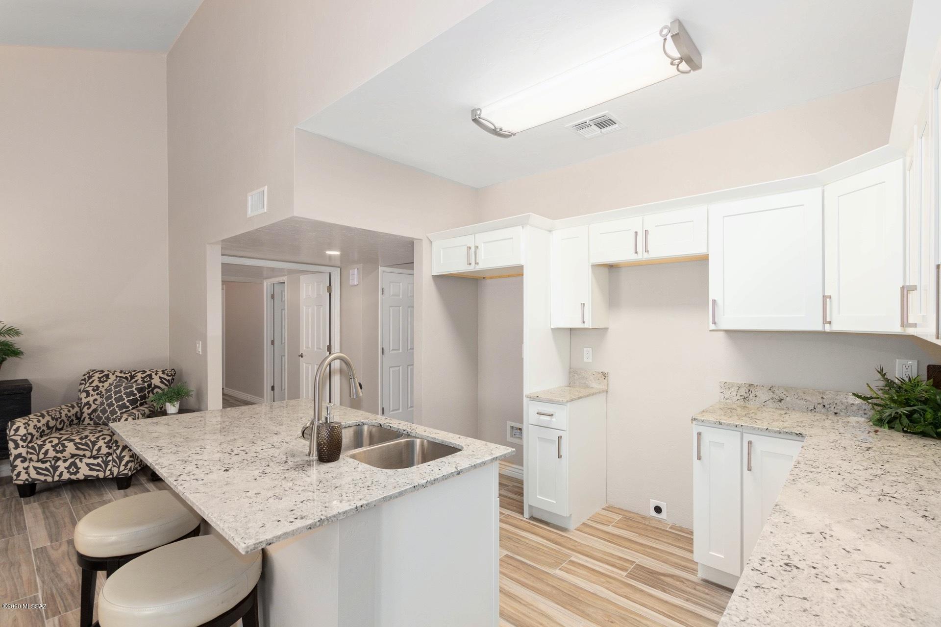 7600 E Dos Mujeres Road