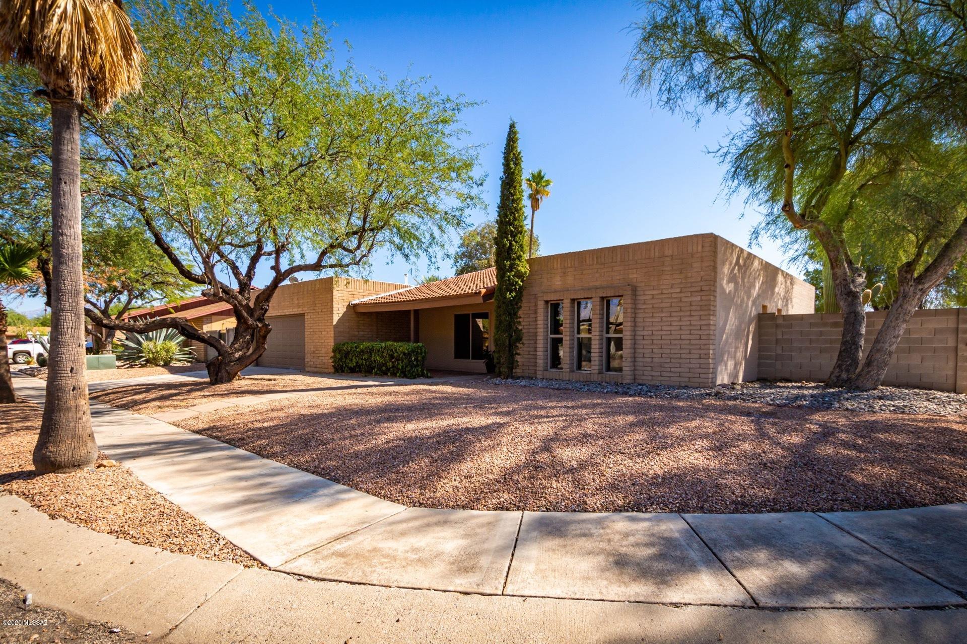 7600 E Dos Mujeres Road