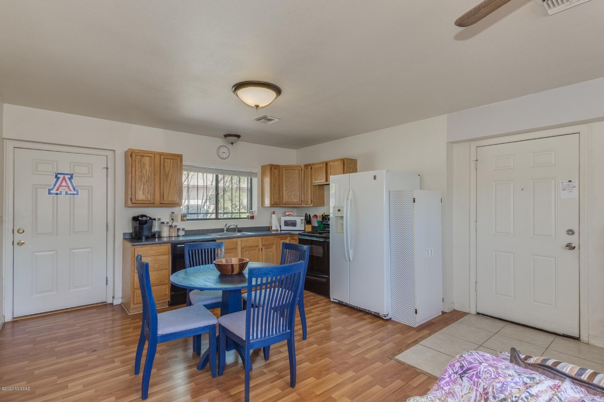 1034 E hampton Street