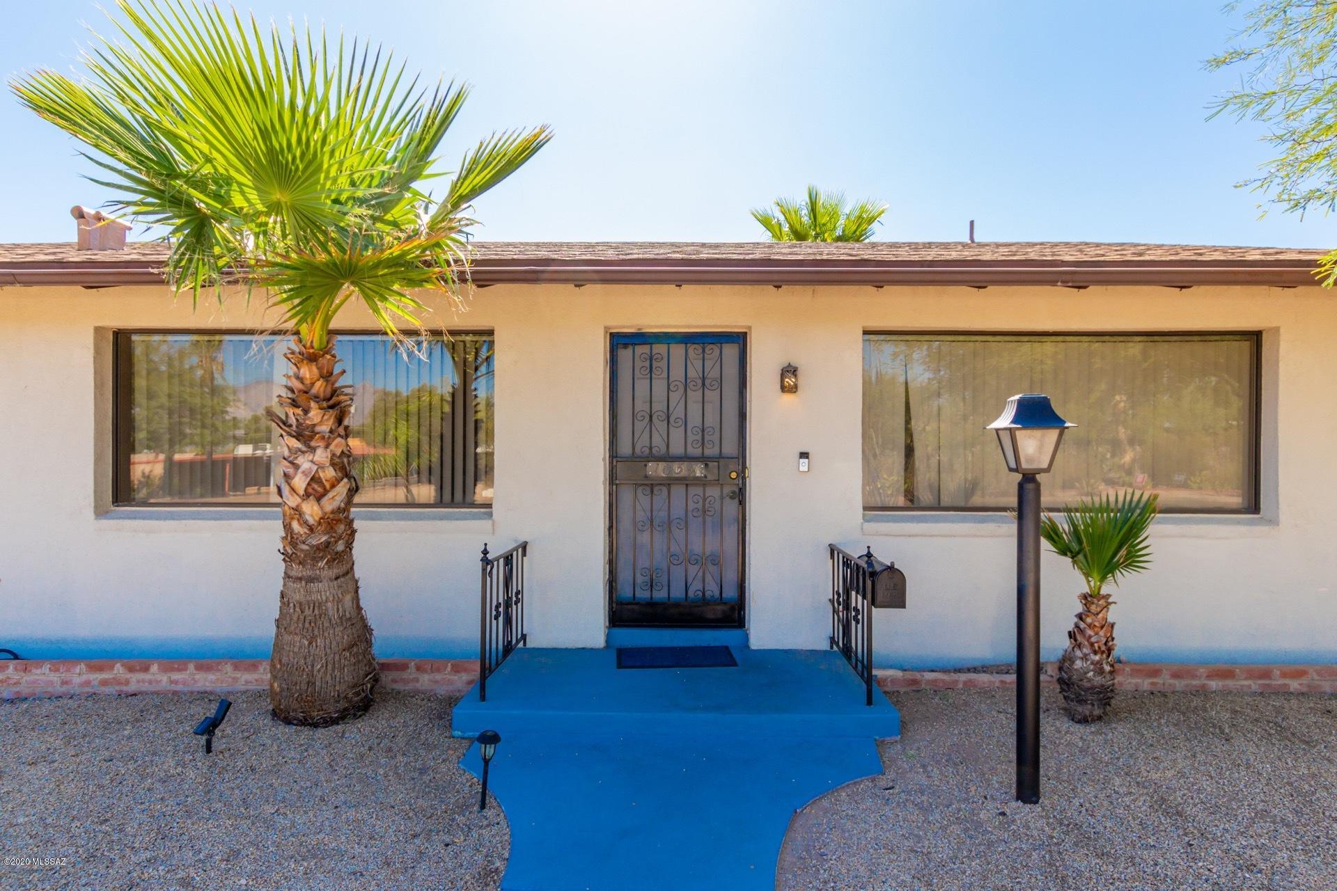 1034 E hampton Street