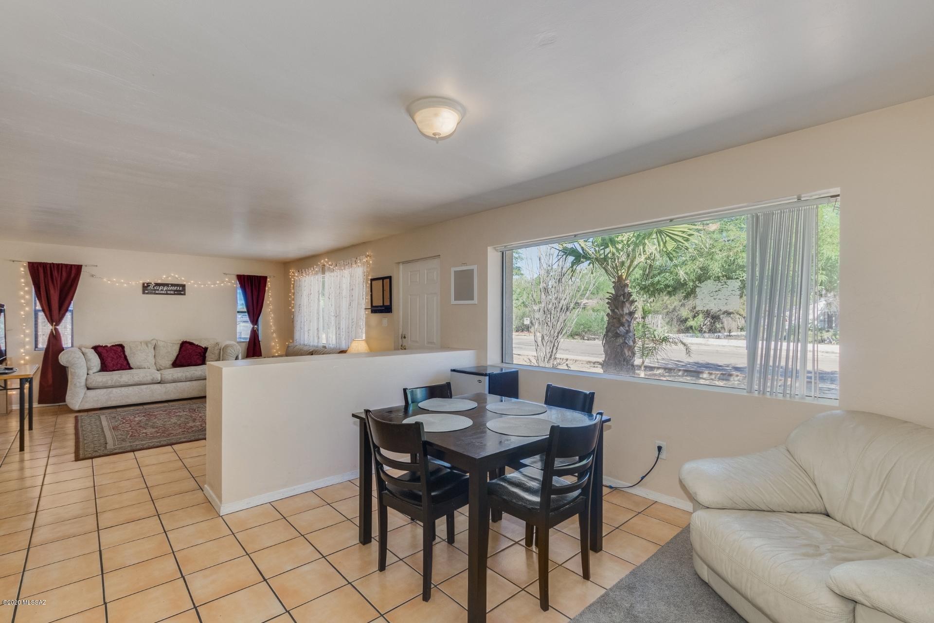 1034 E hampton Street