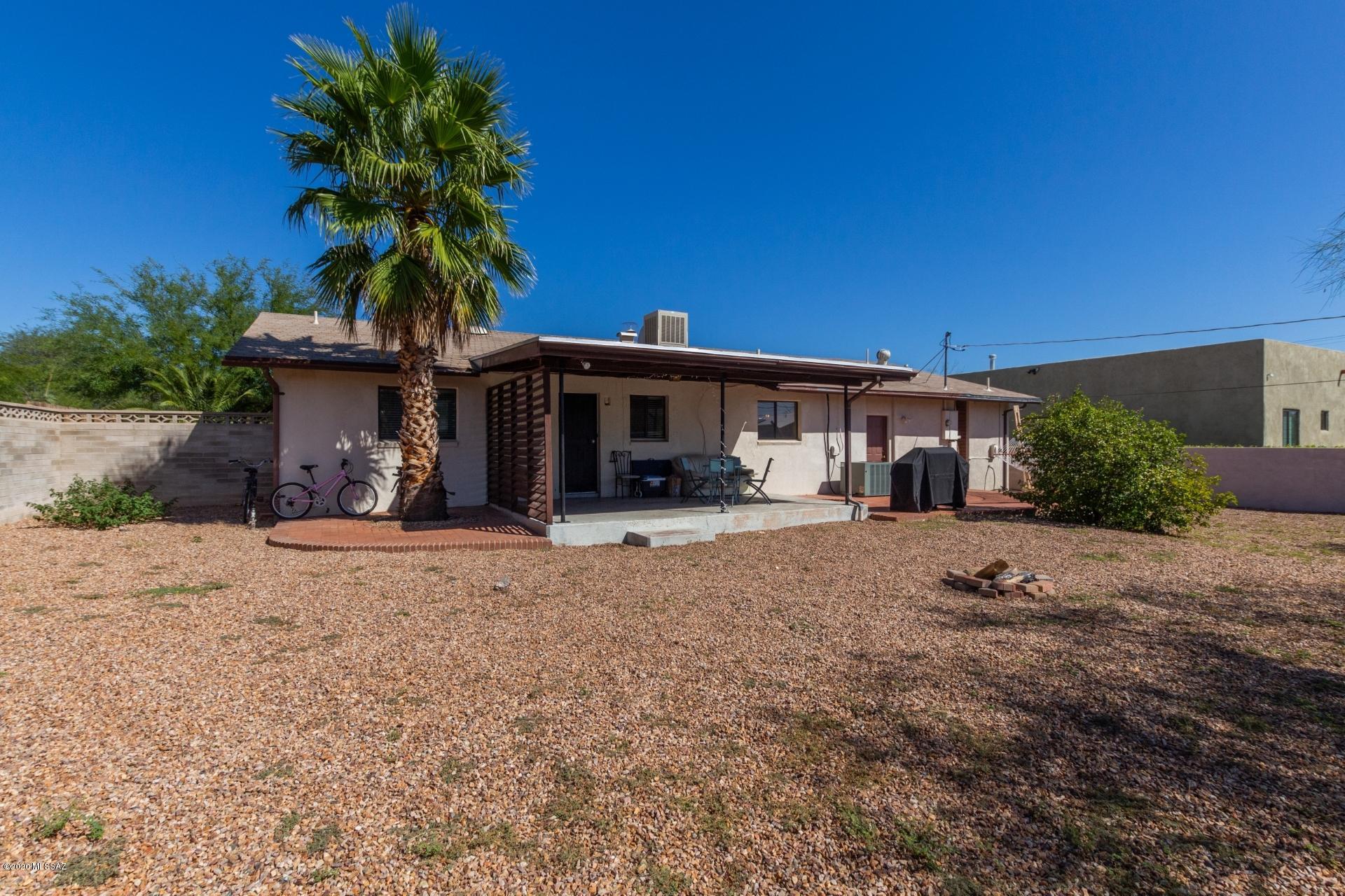 1034 E hampton Street