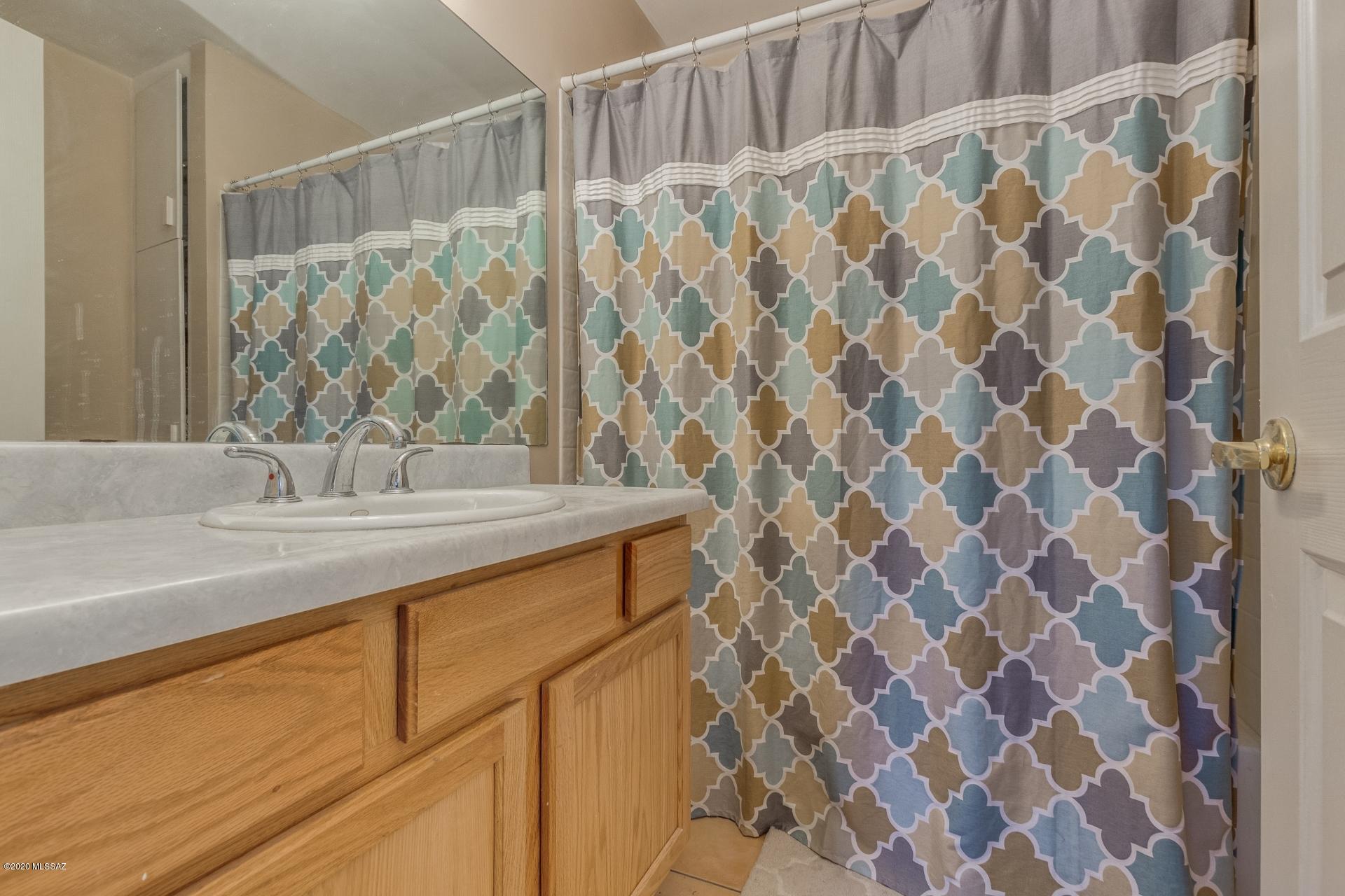 1034 E hampton Street