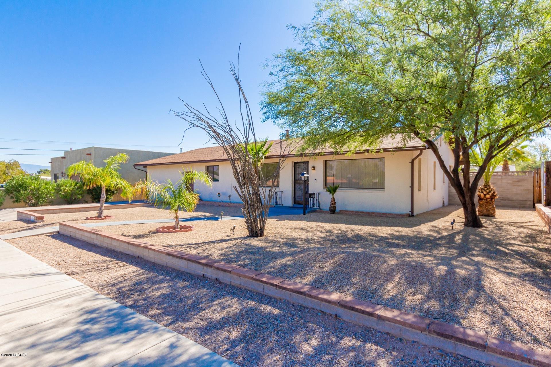 1034 E hampton Street