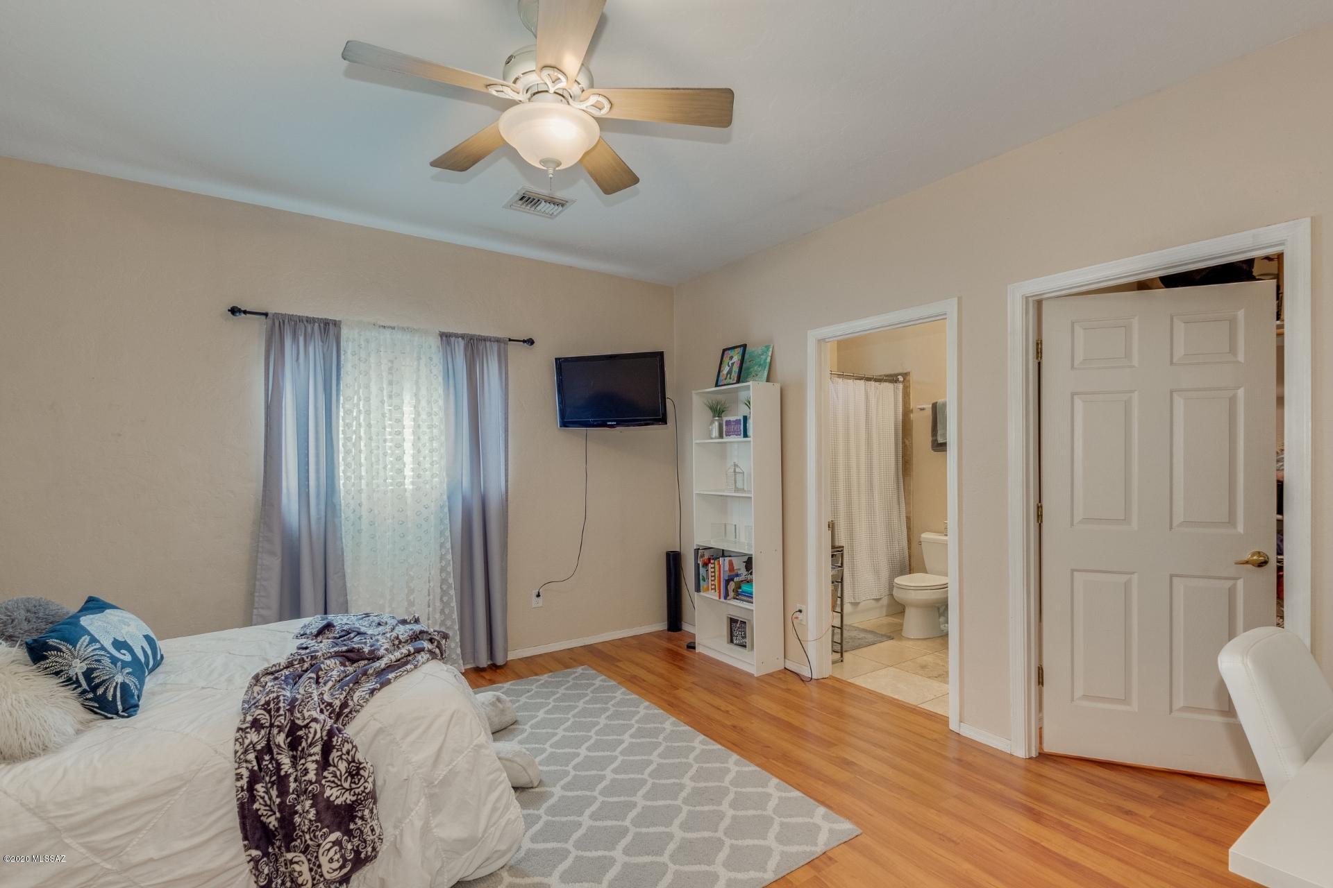 1034 E hampton Street