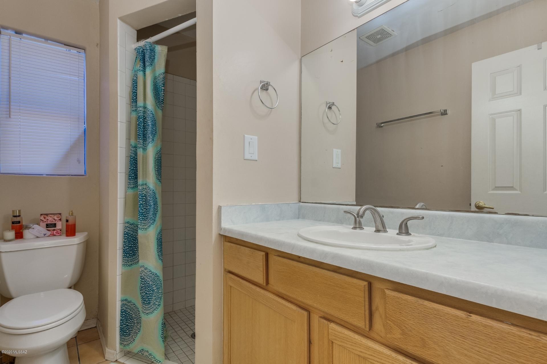 1034 E hampton Street