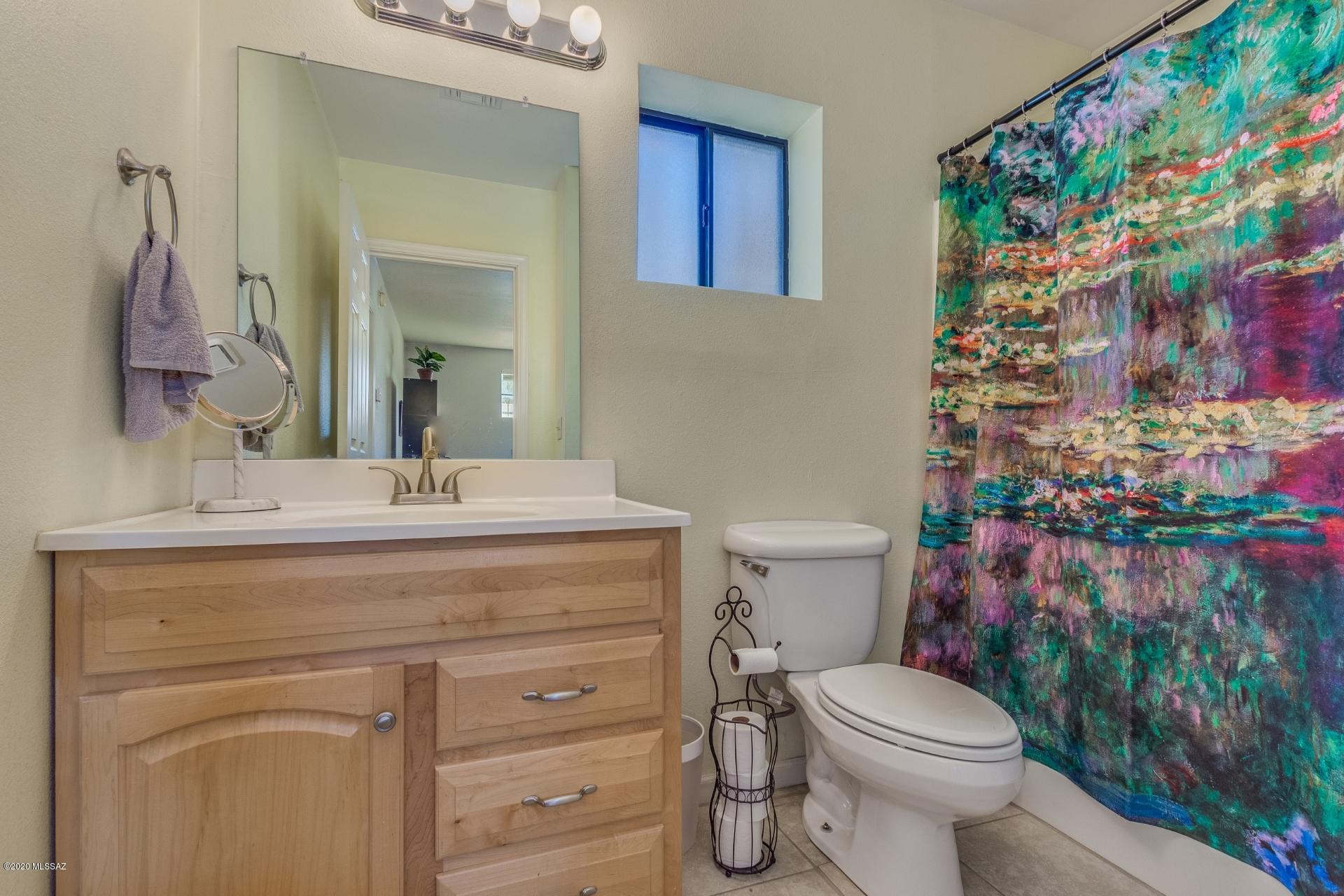 1034 E hampton Street