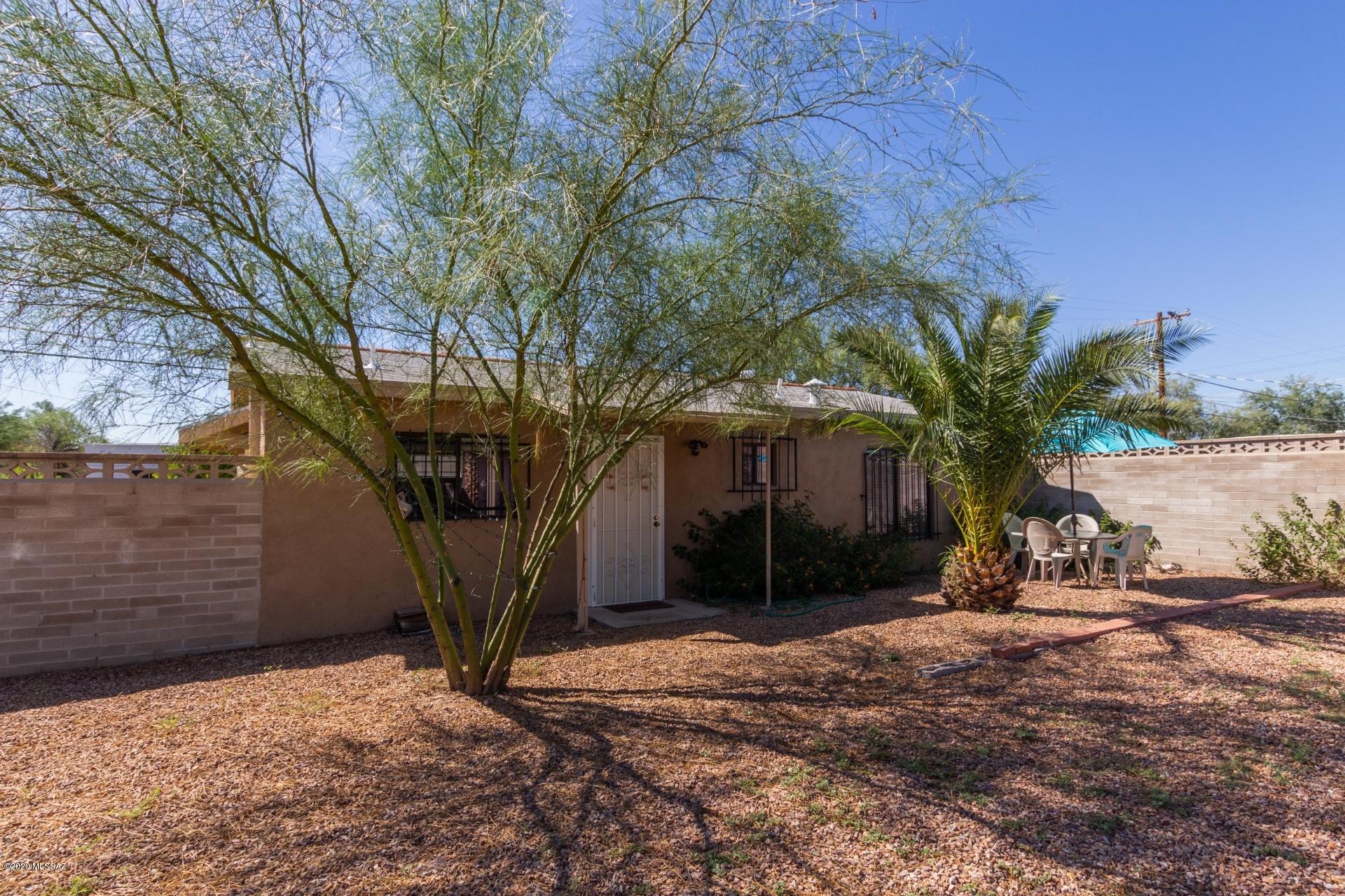 1034 E hampton Street