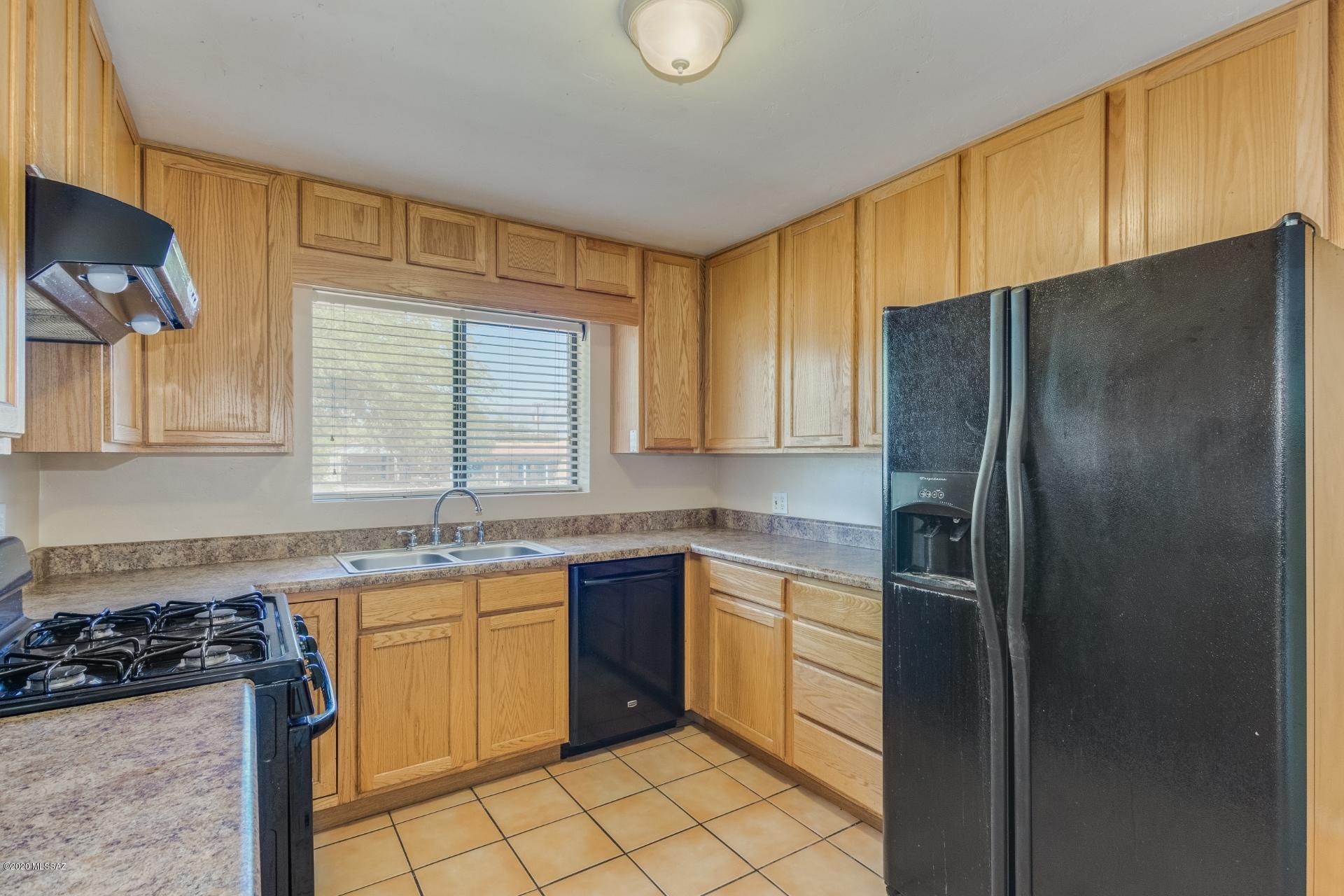 1034 E hampton Street