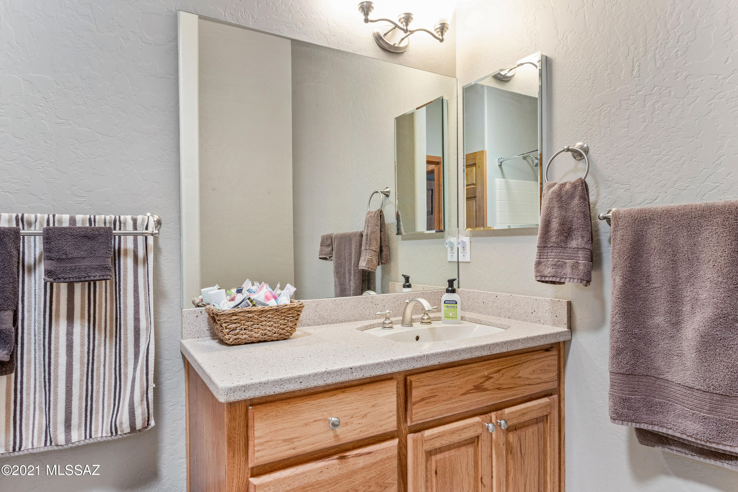 1780 S Twin Peak Trail