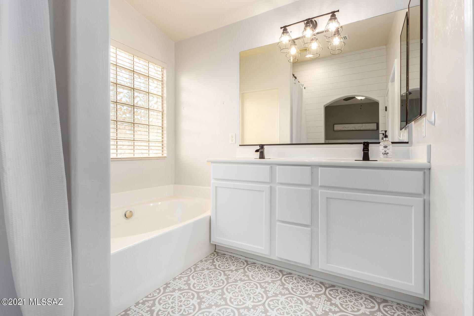 5466 W Dove Mountain Park Road