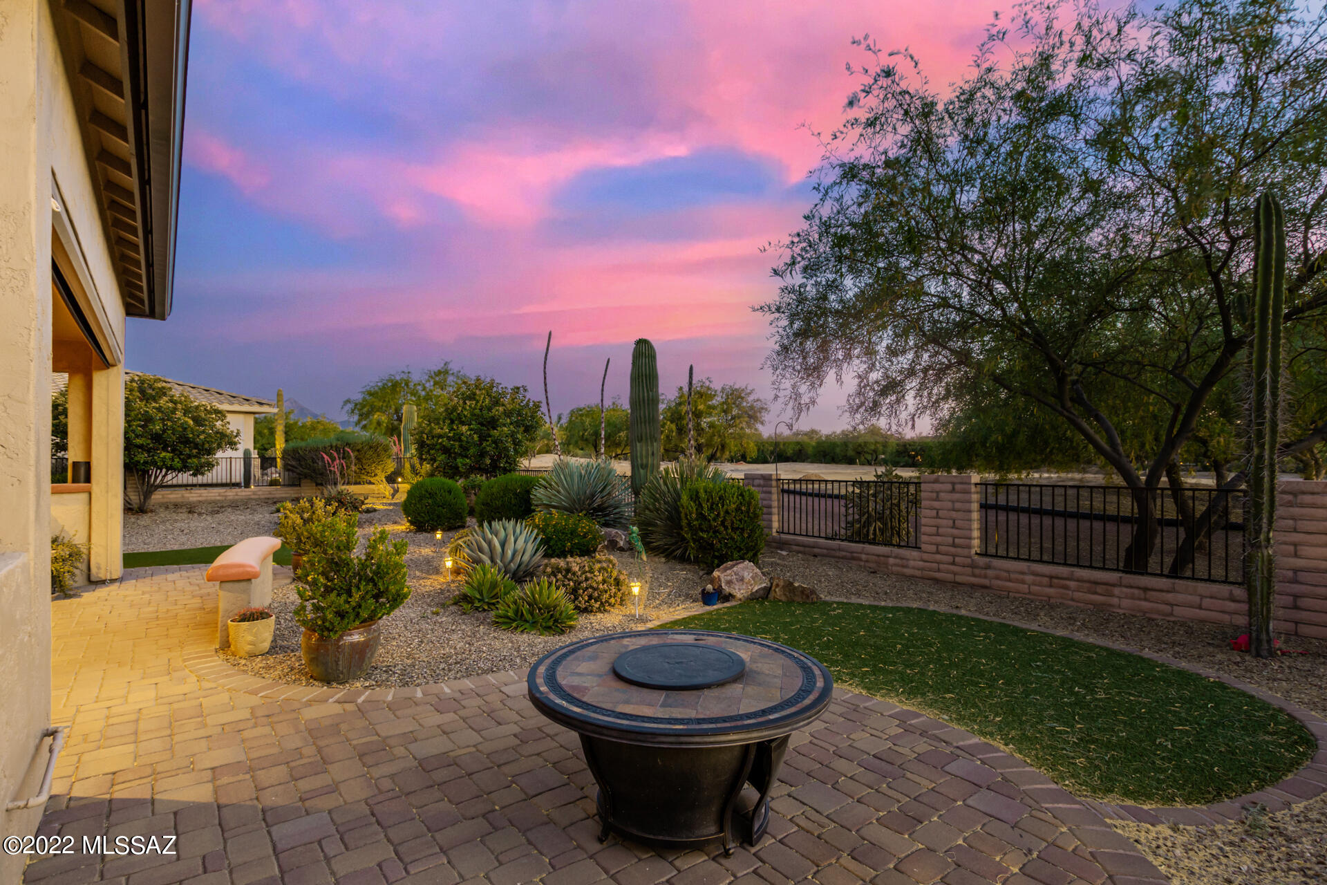 2574 E Glen Canyon Road