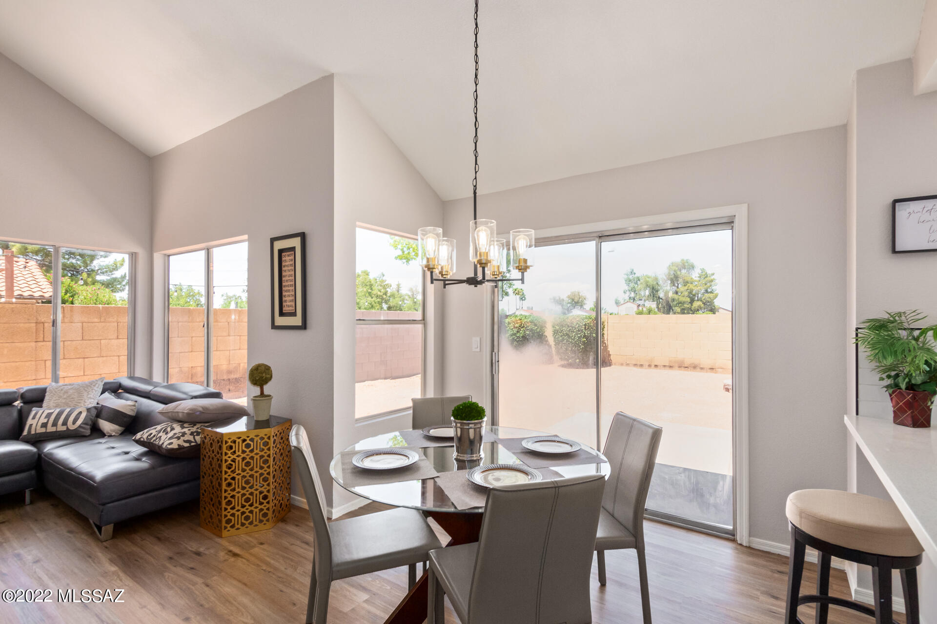 3852 W Folley Street