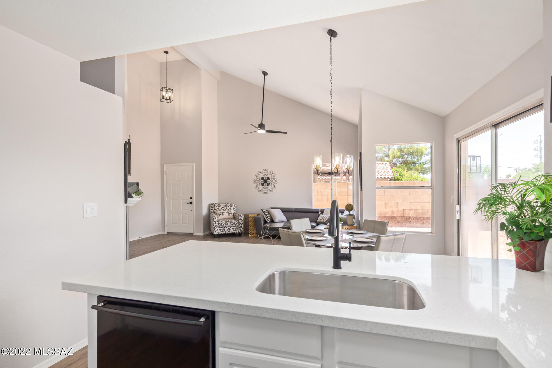 3852 W Folley Street