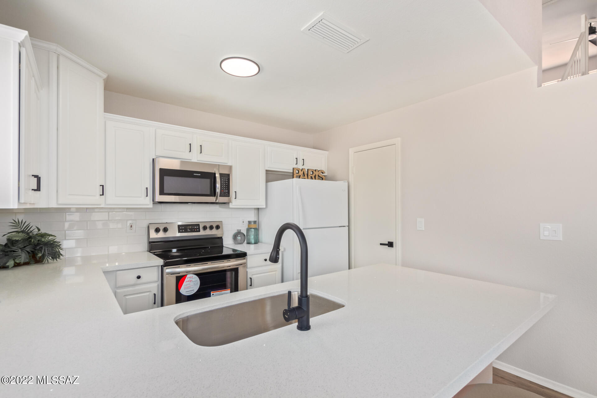 3852 W Folley Street