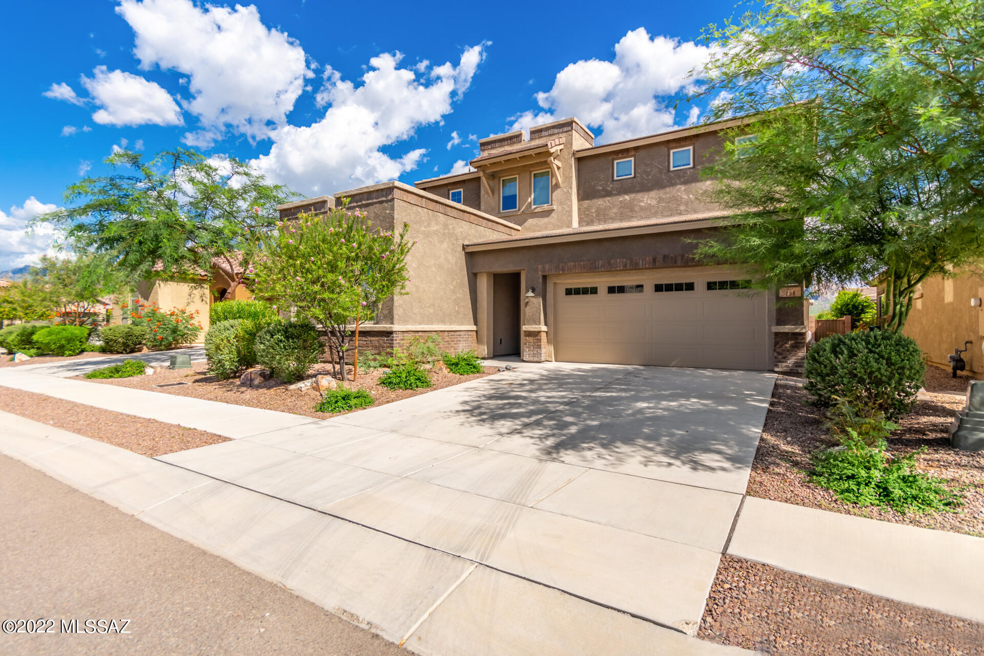 188 E Woolystar Court