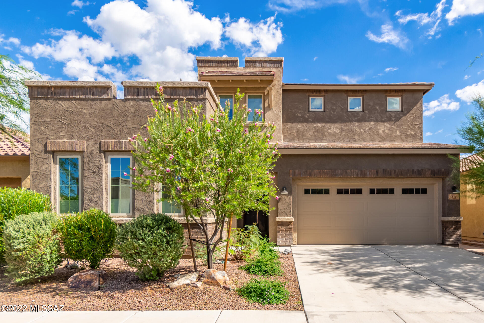 188 E Woolystar Court