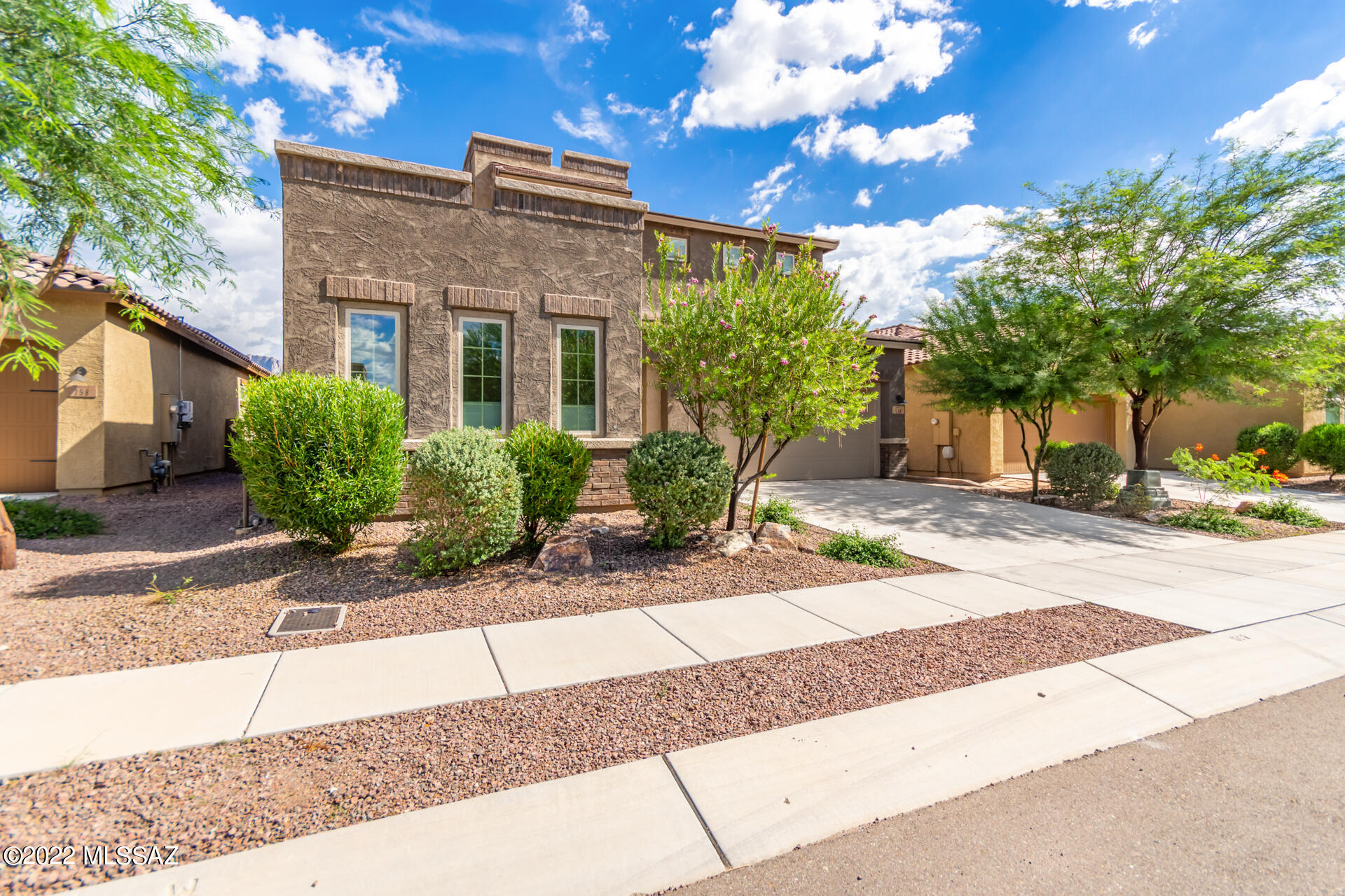 188 E Woolystar Court