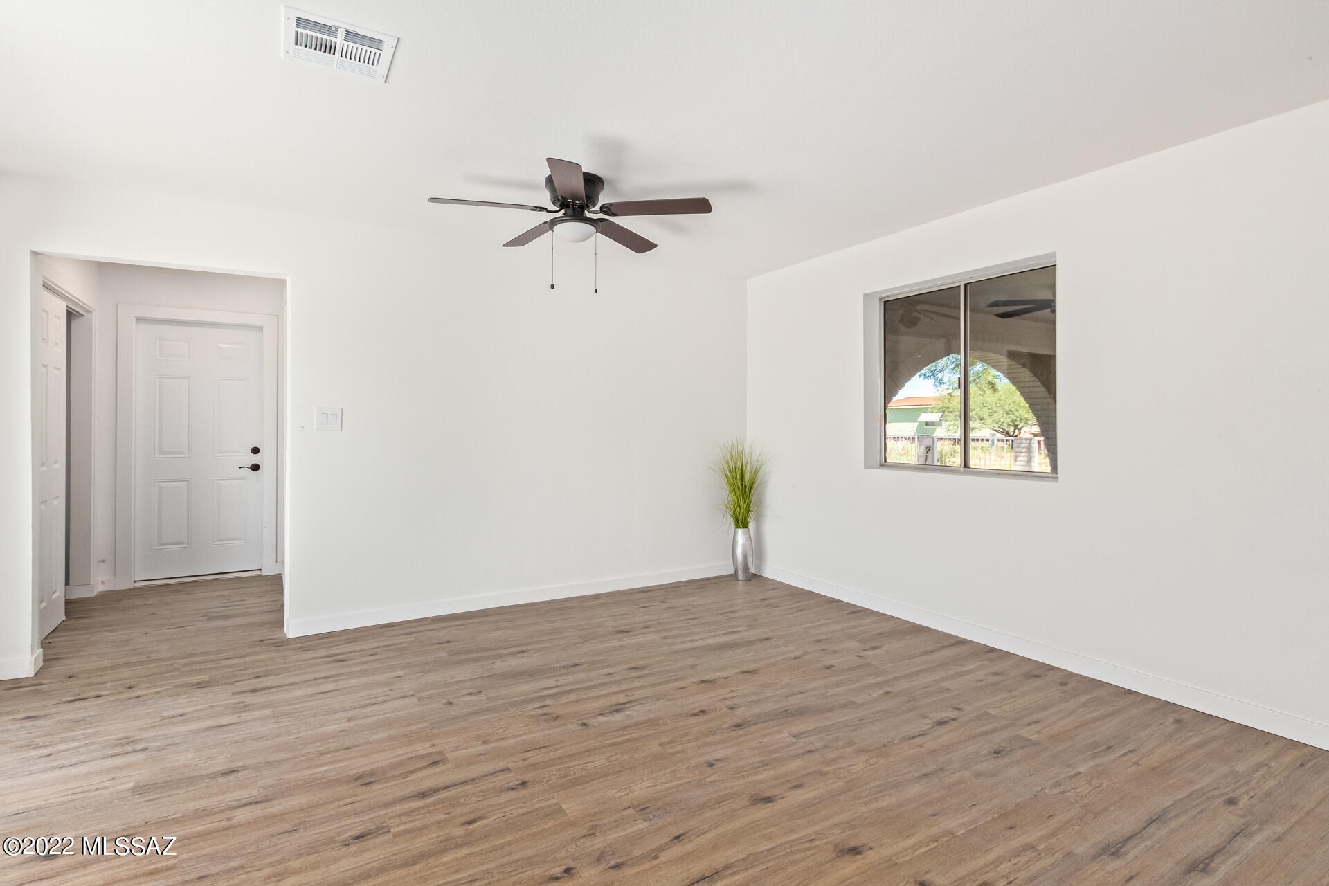 2245 W Beverly Circle