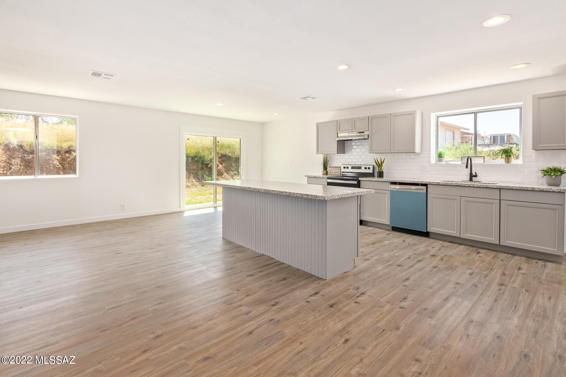 2245 W Beverly Circle