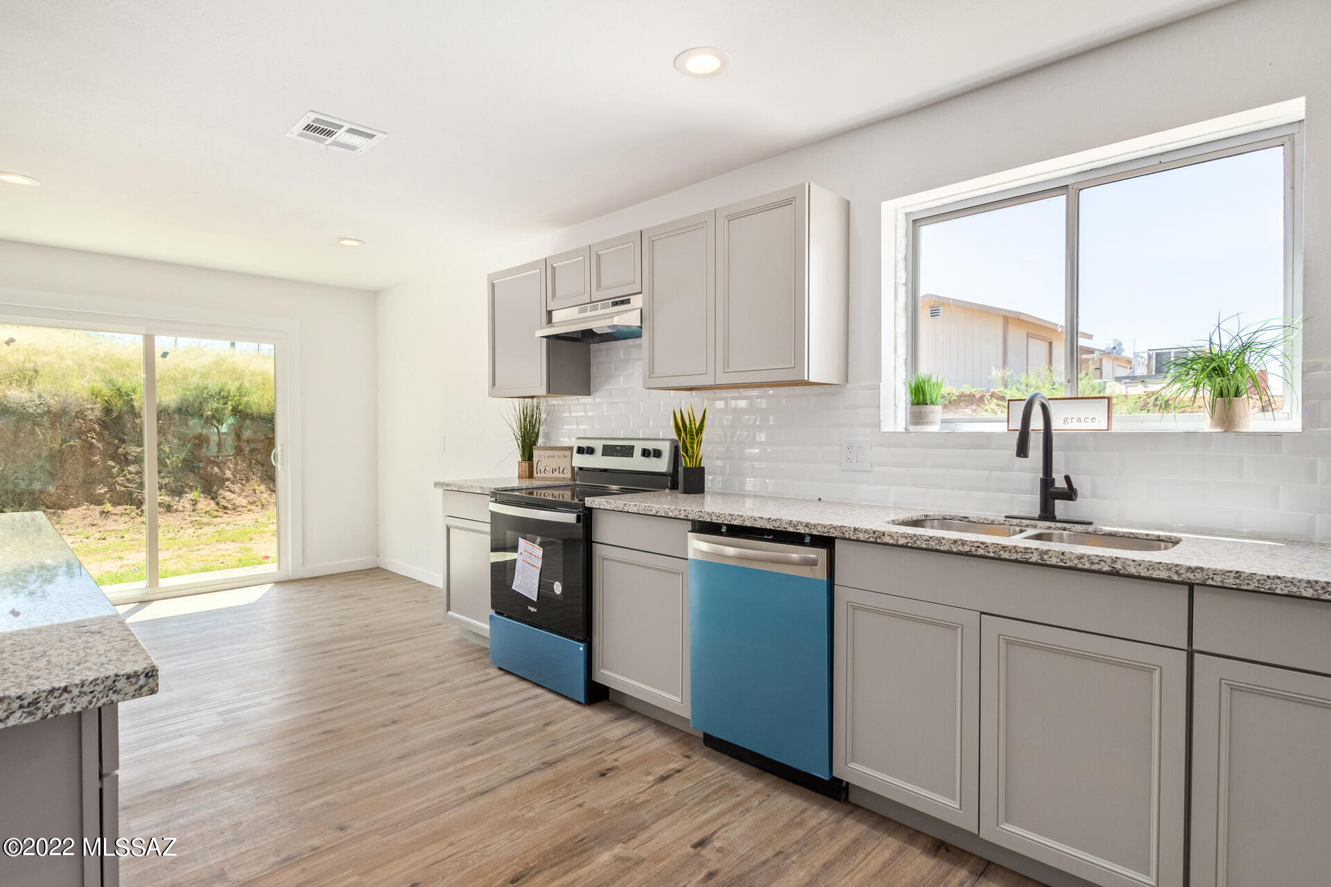 2245 W Beverly Circle