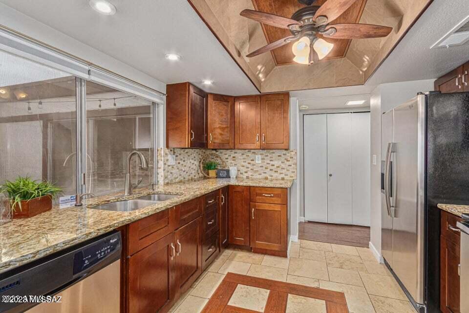 8753 E Via Taz Norte