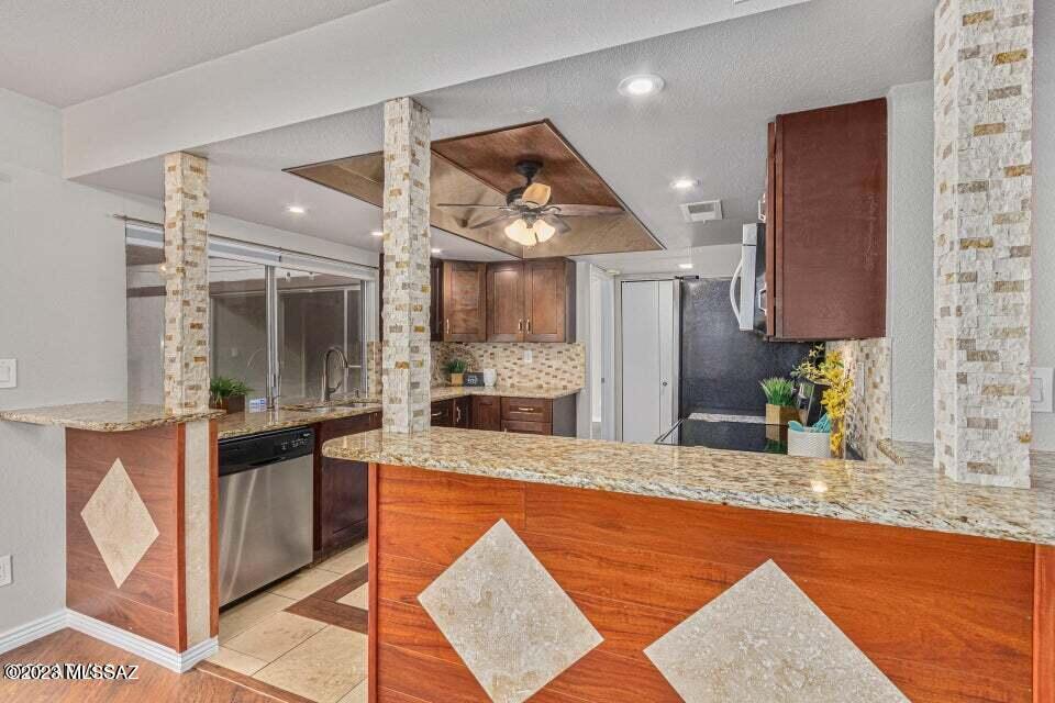 8753 E Via Taz Norte