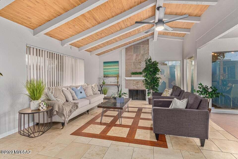 8753 E Via Taz Norte