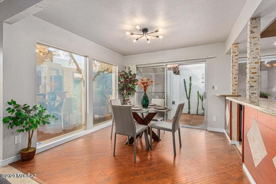 8753 E Via Taz Norte