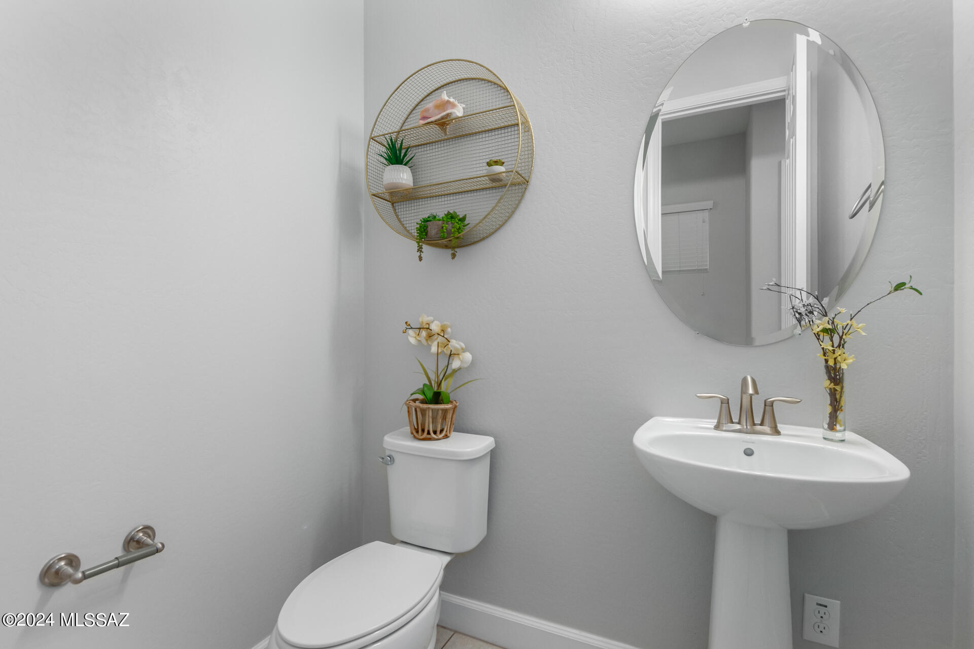 10452 E Lincoln Avenue