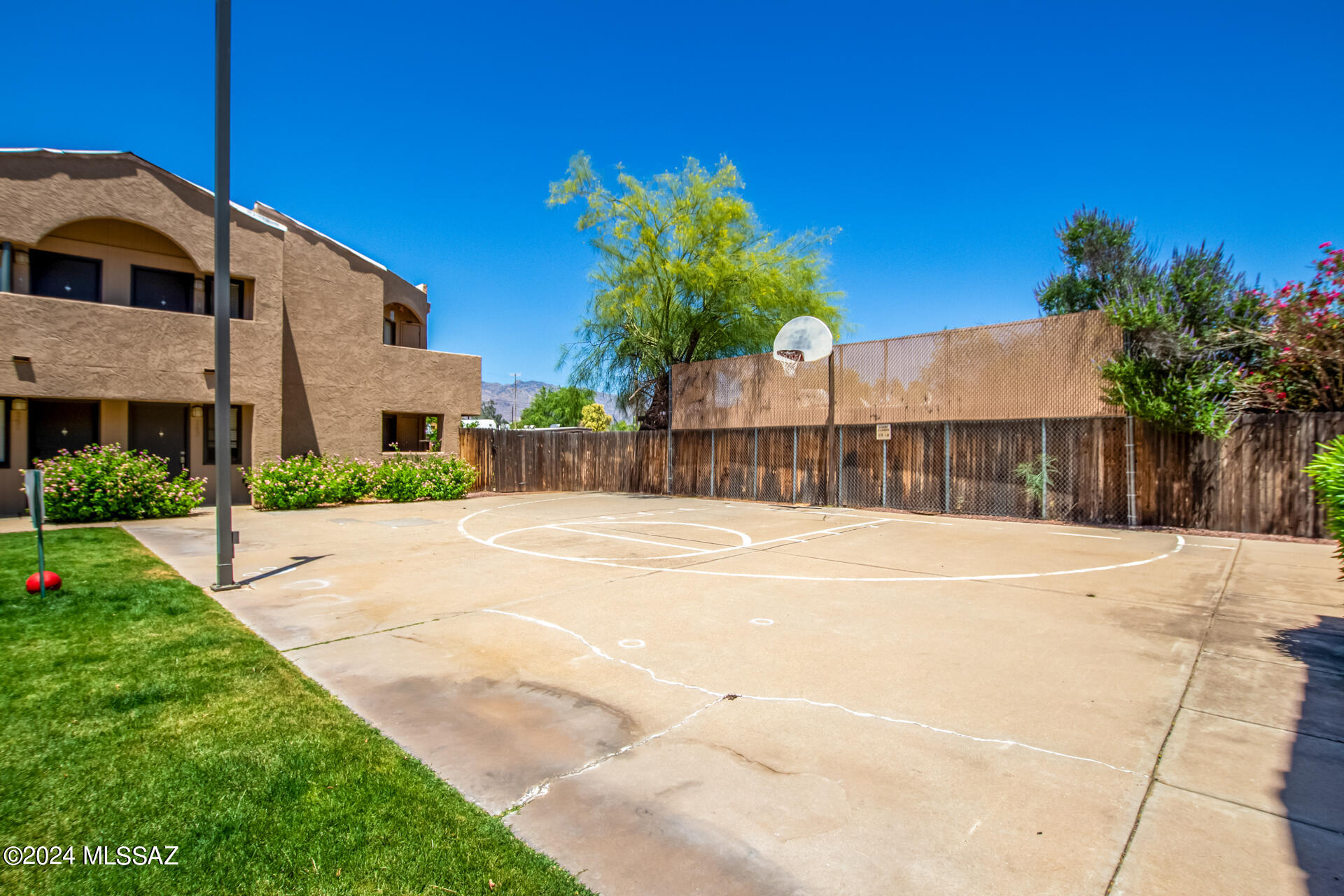 1745 E Glenn Street Unit: 127