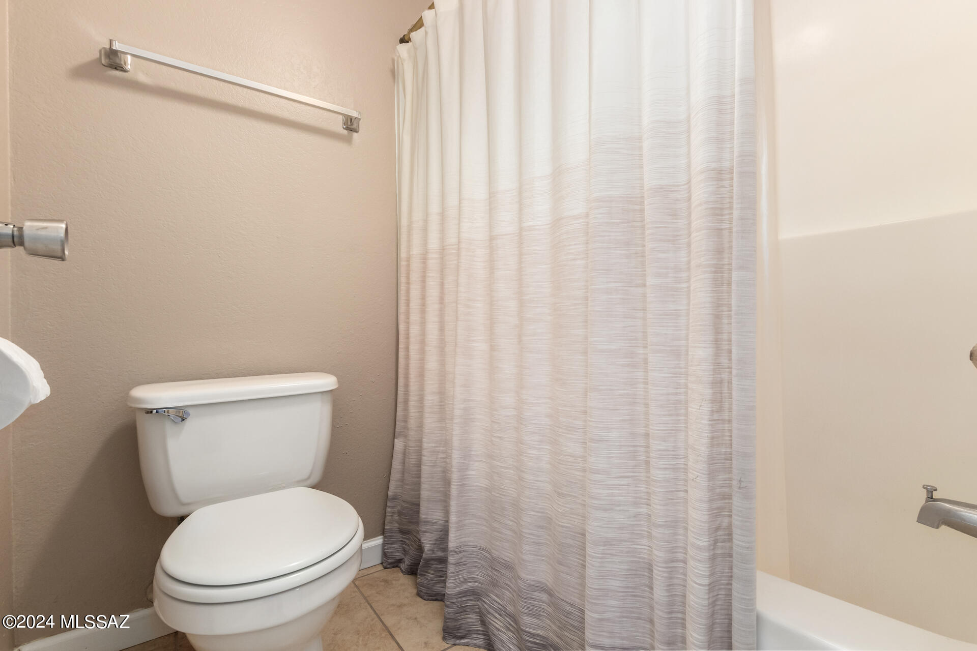 1745 E Glenn Street Unit: 127