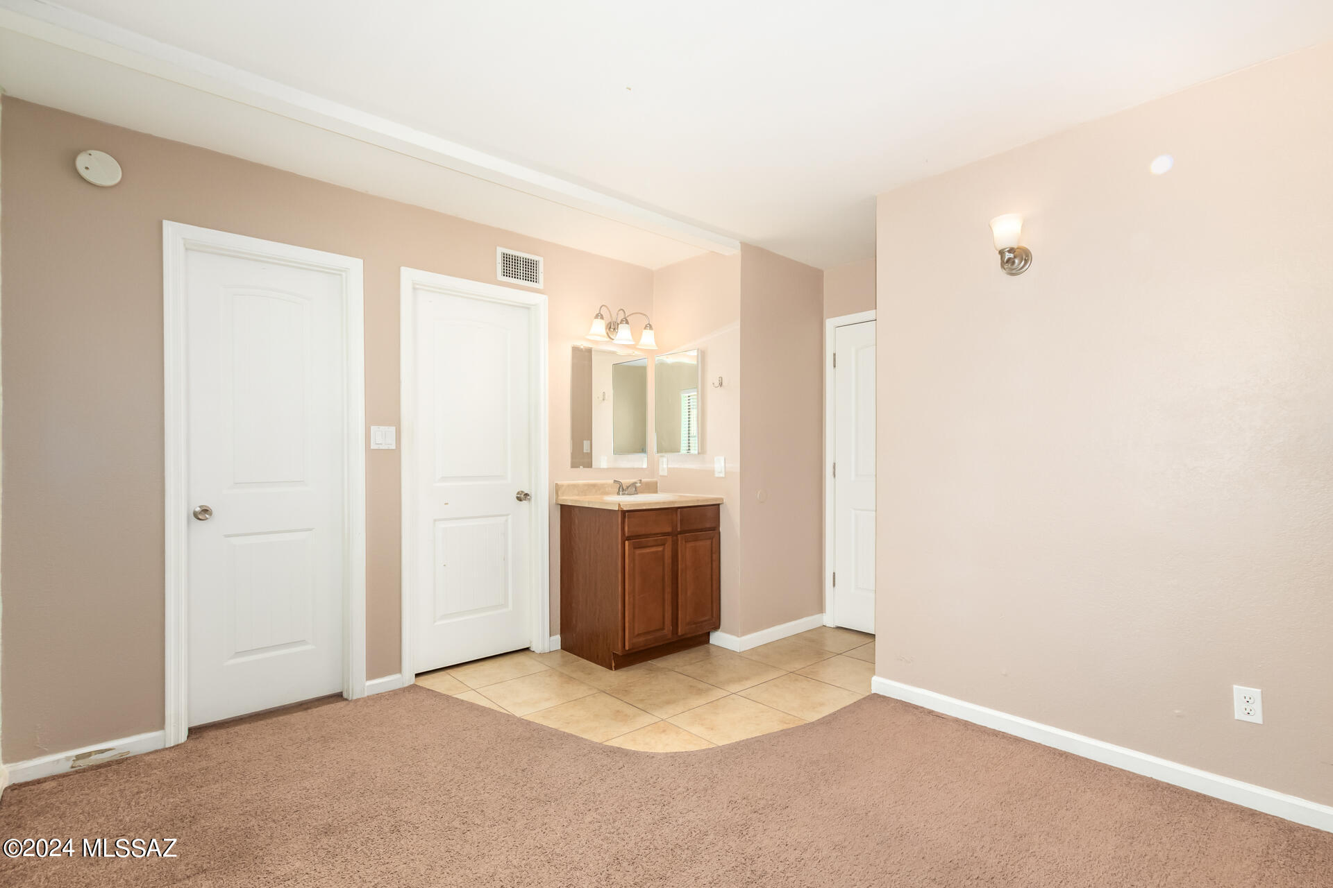 1745 E Glenn Street Unit: 127