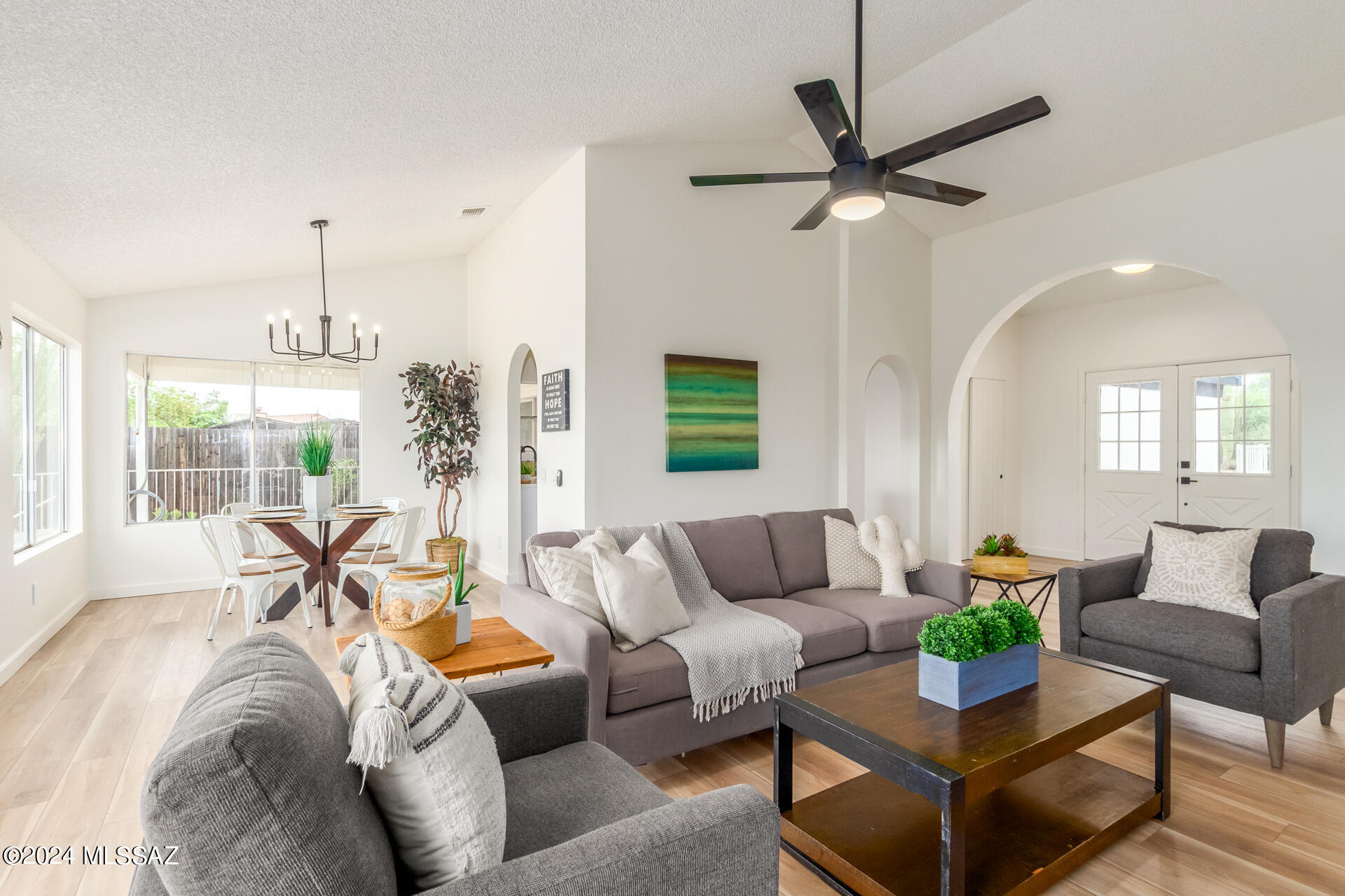 2842 W Avenida Azahar