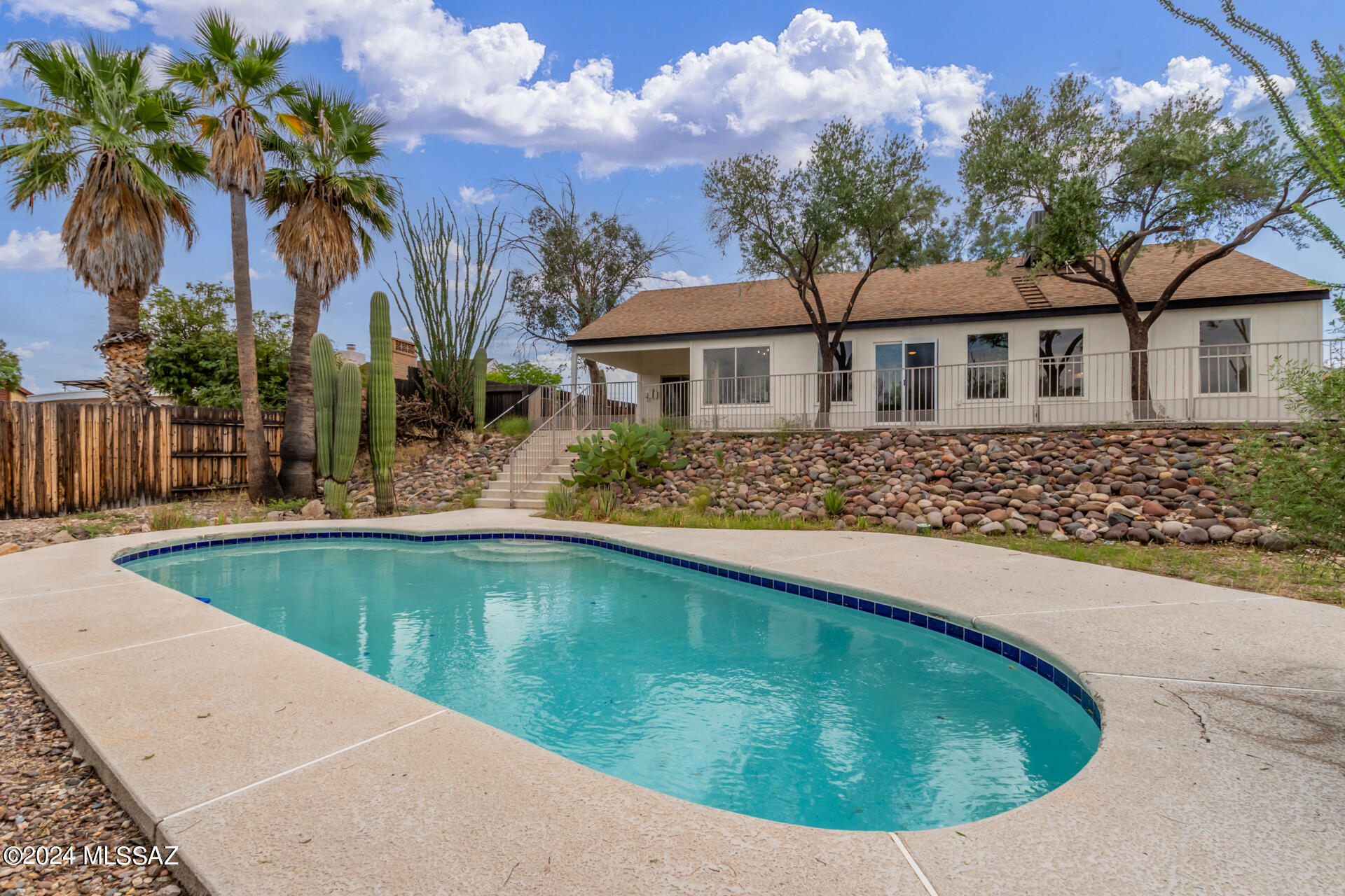 2842 W Avenida Azahar