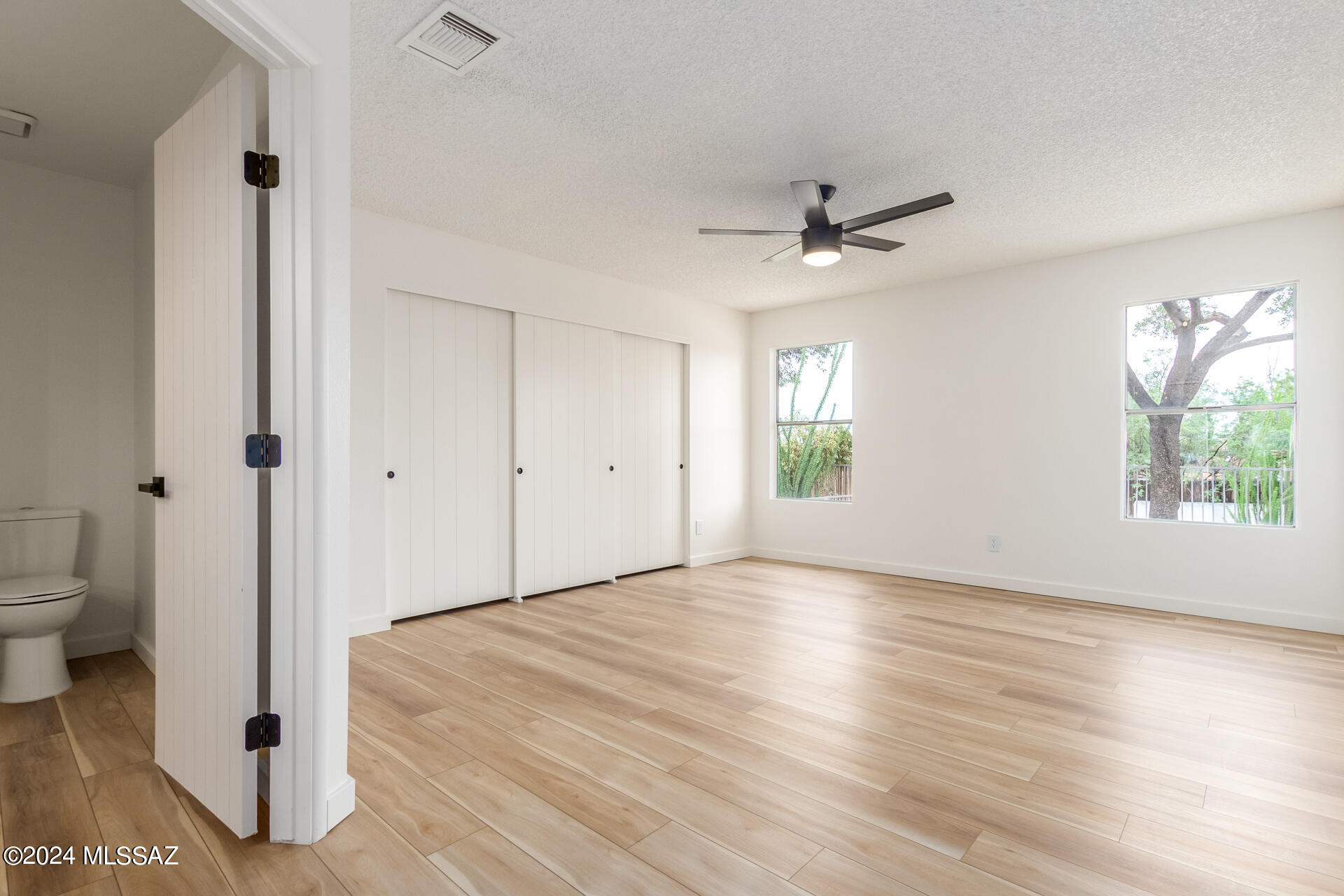 2842 W Avenida Azahar