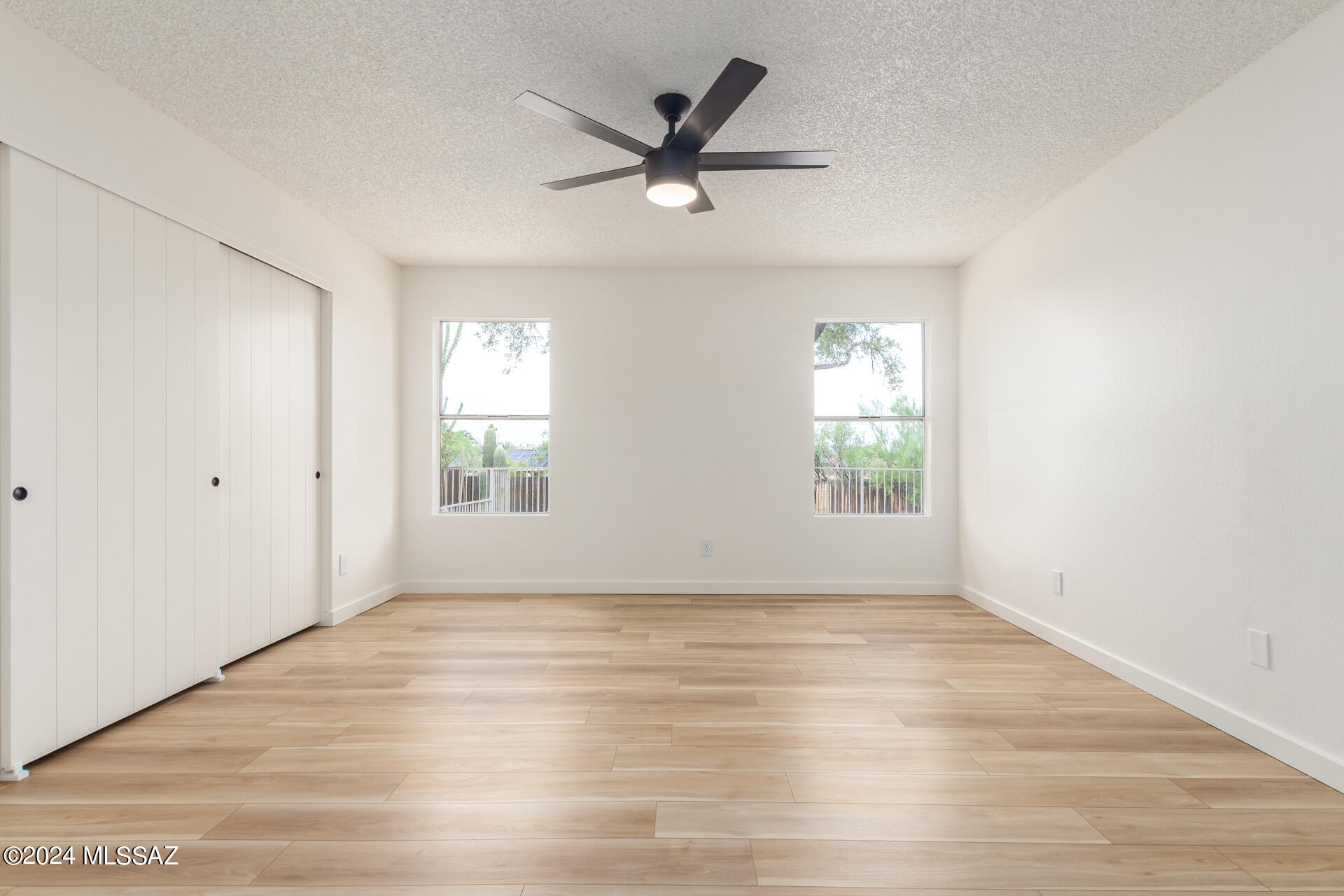 2842 W Avenida Azahar