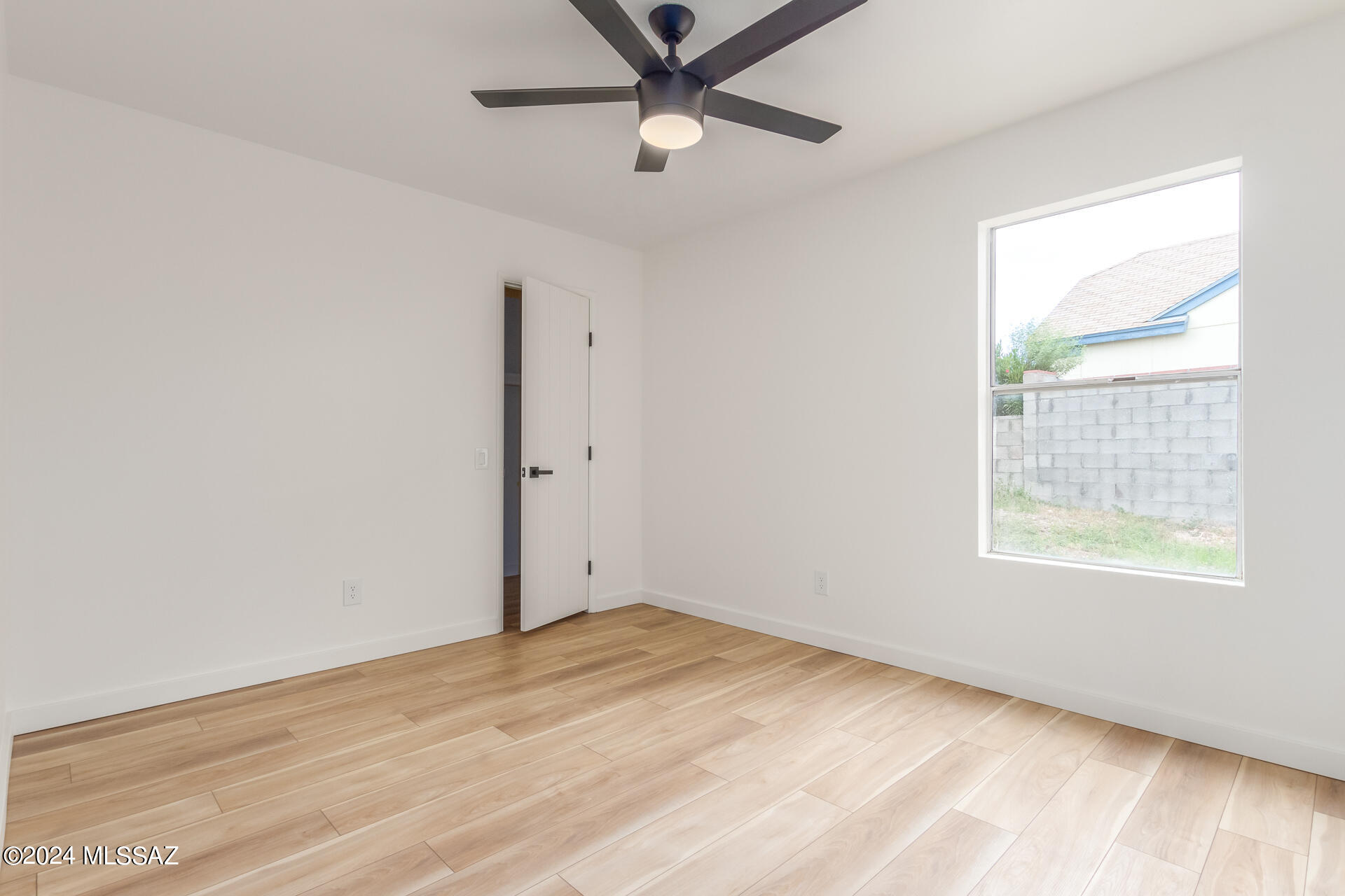 2842 W Avenida Azahar