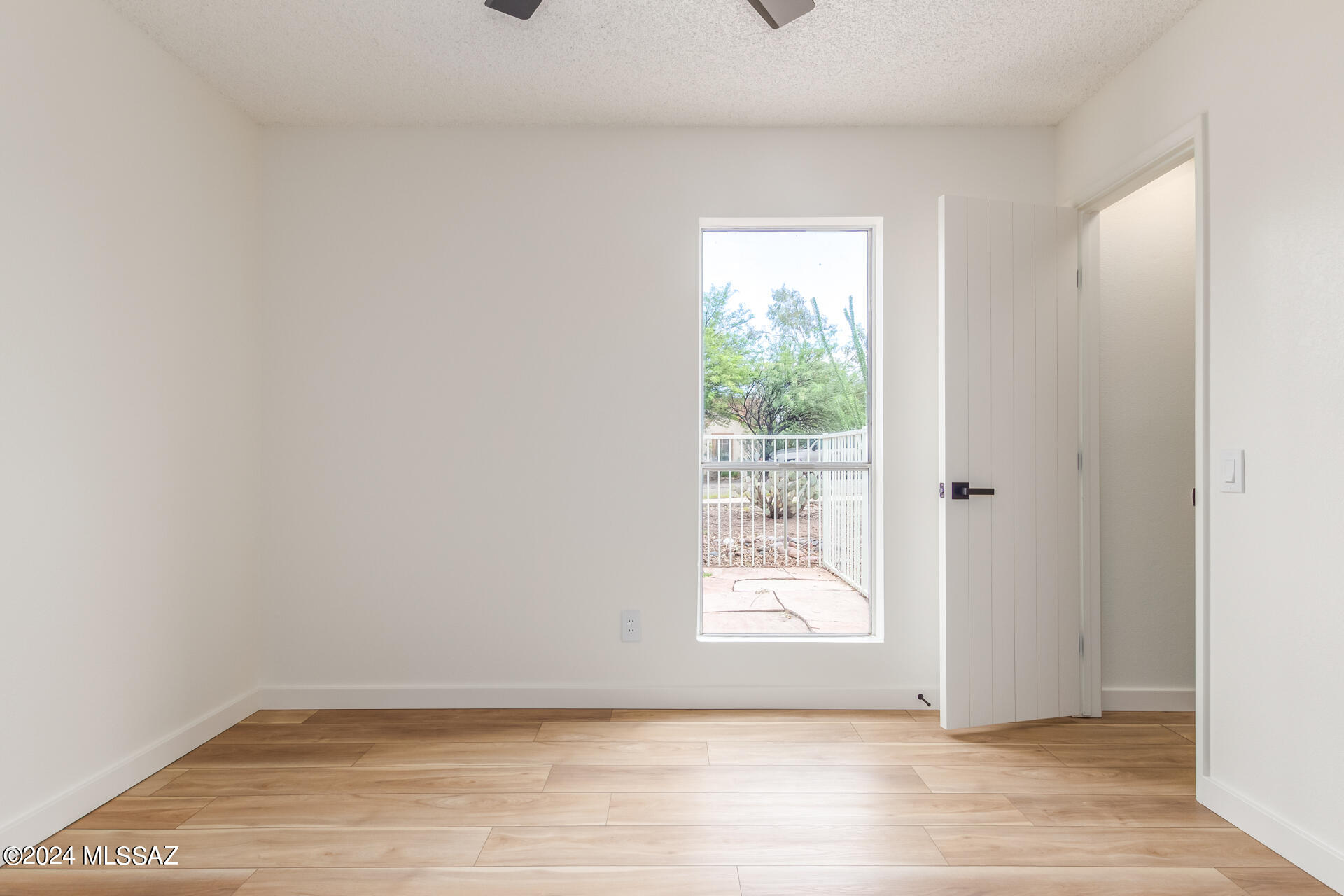 2842 W Avenida Azahar