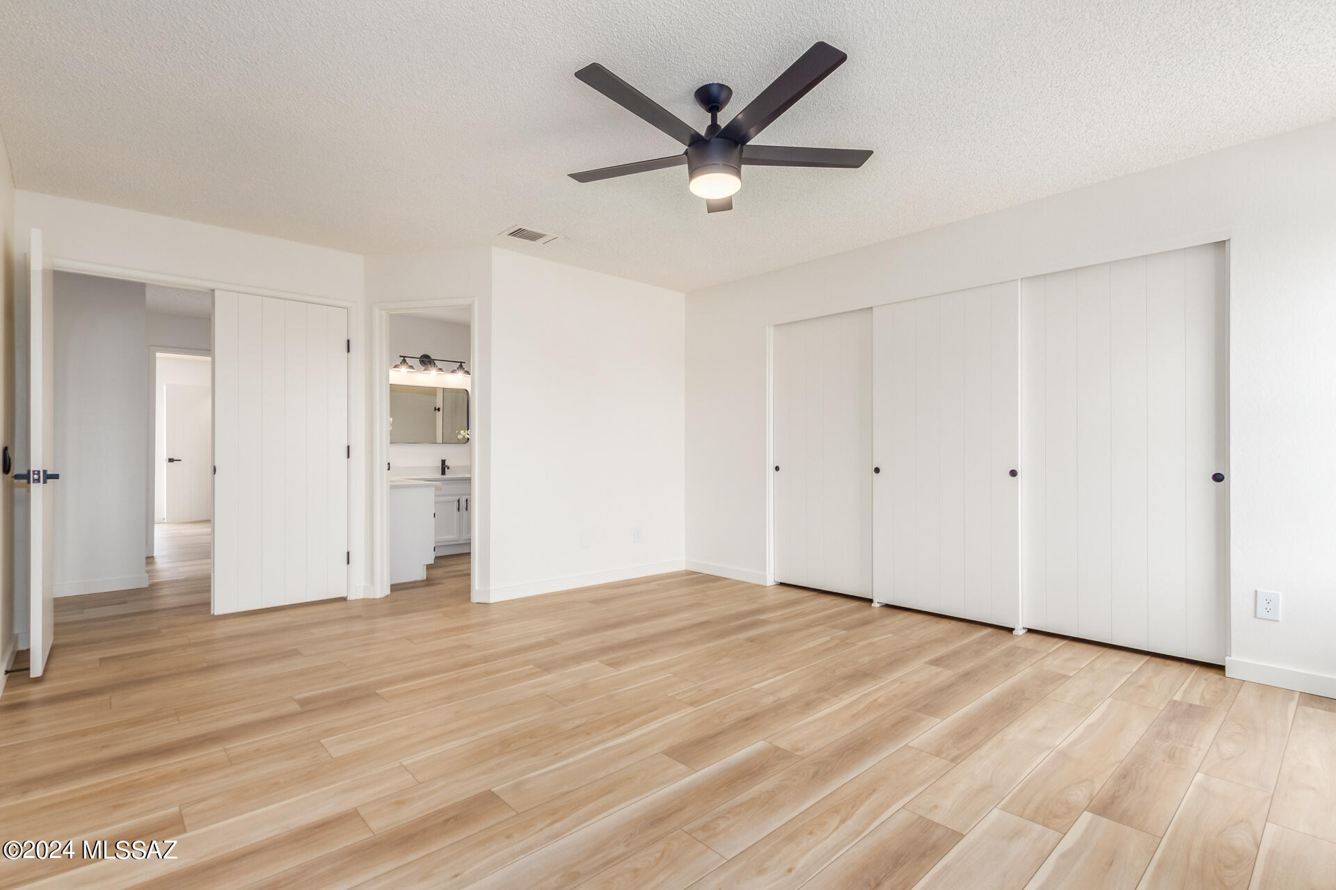 2842 W Avenida Azahar