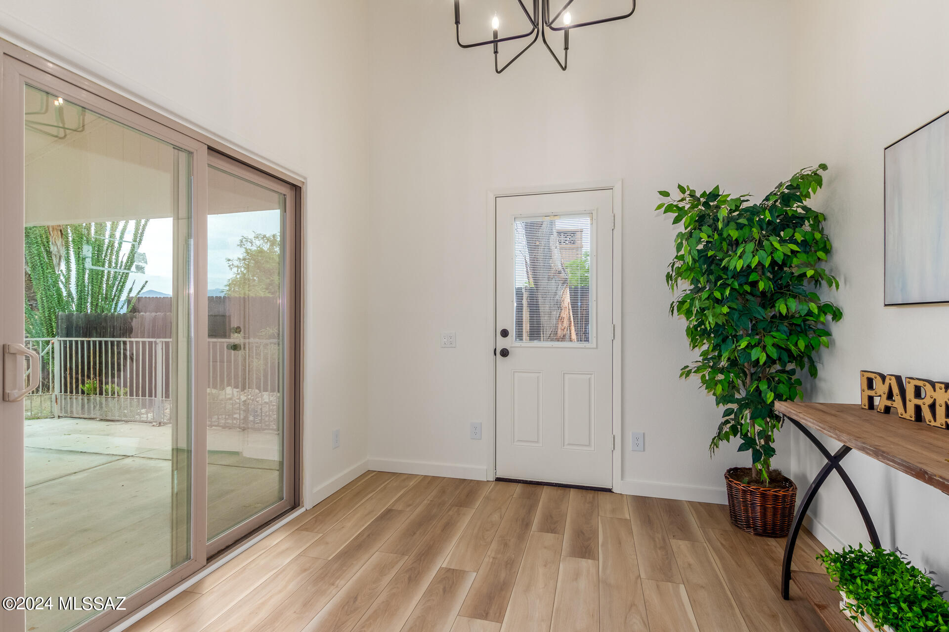 2842 W Avenida Azahar