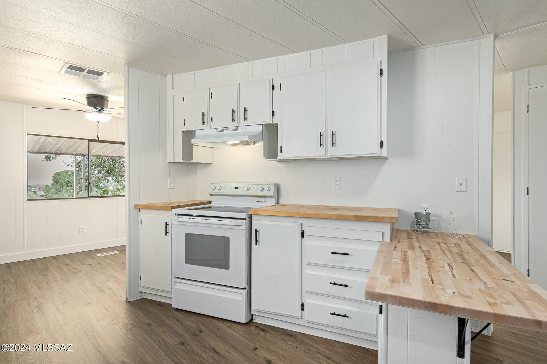 2730 N Rockliffe Boulevard