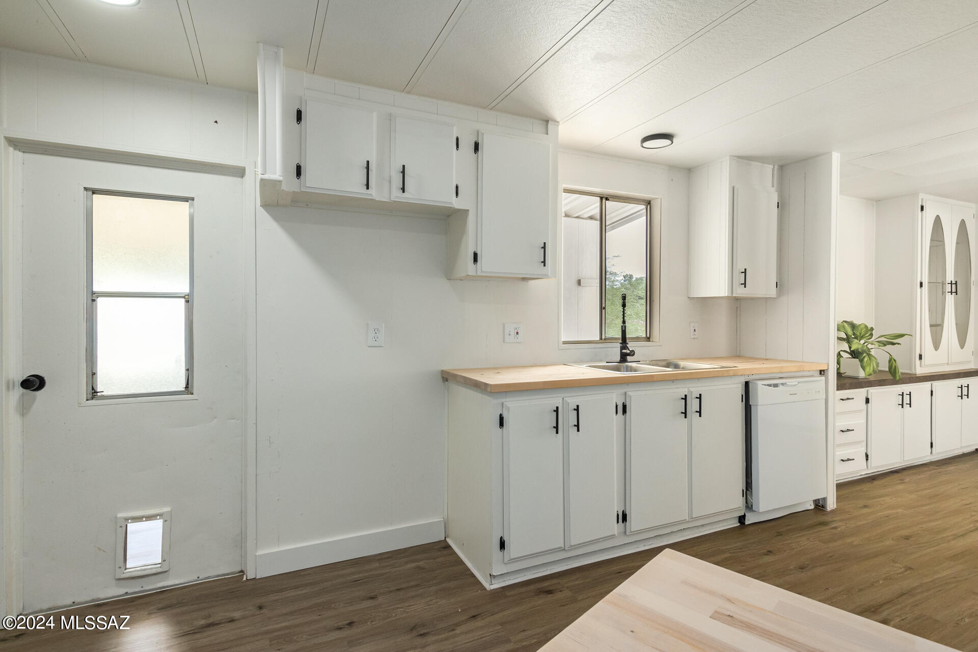 2730 N Rockliffe Boulevard