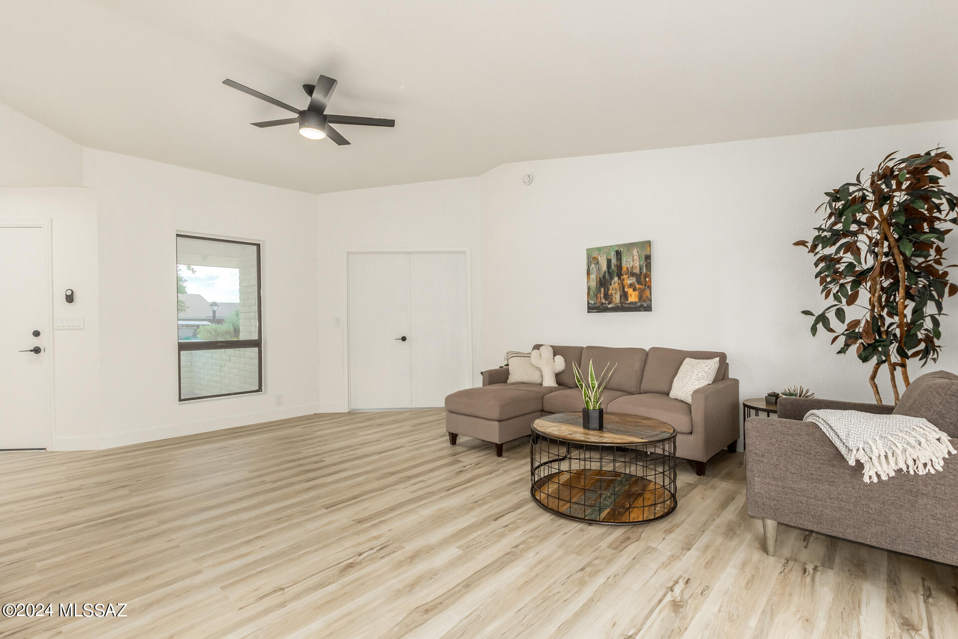 3310 W Green Ridge Drive