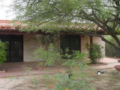 5601 N El Sirio Drive