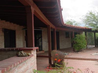 5601 N El Sirio Drive