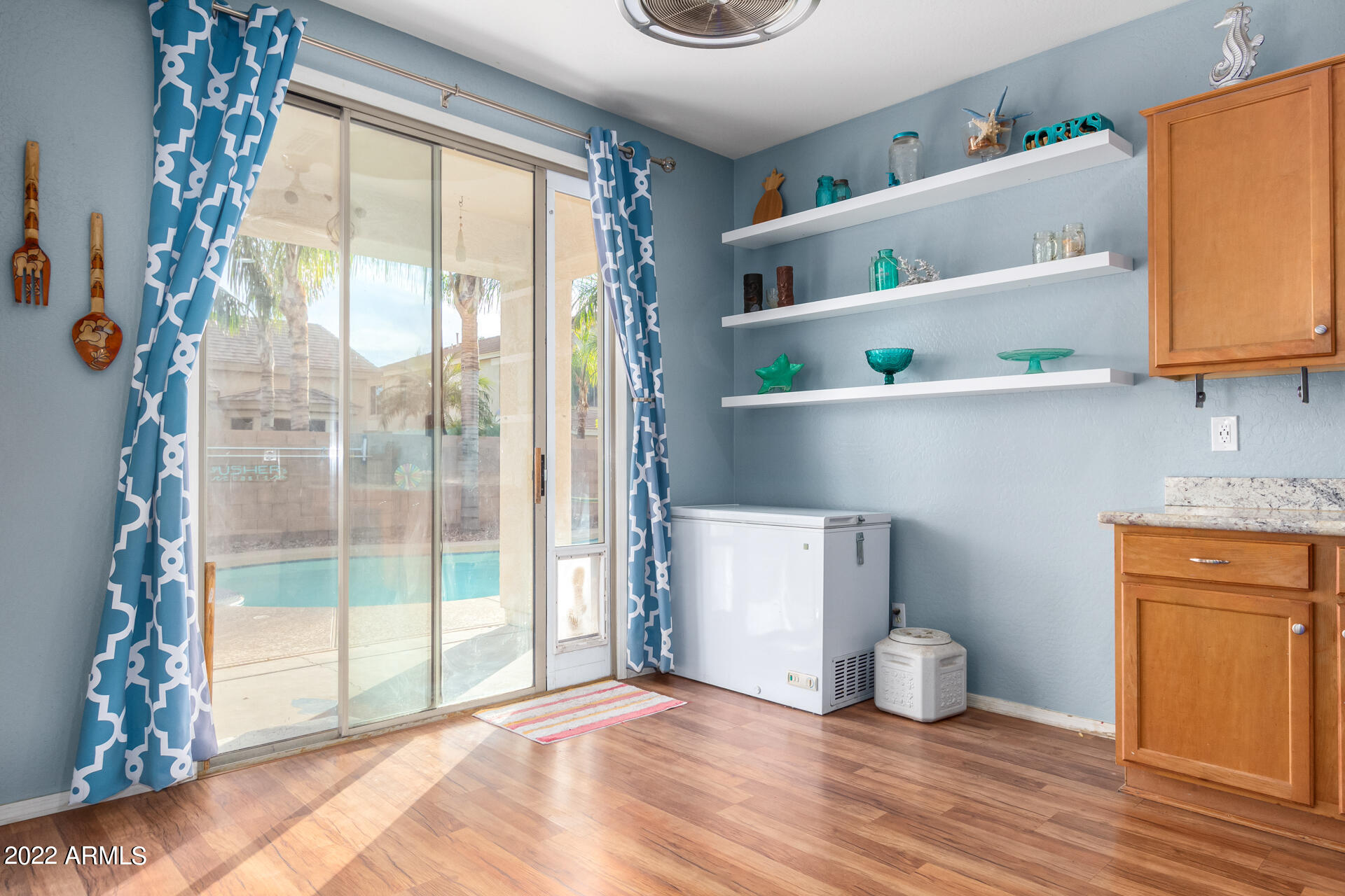 4313 E IVANHOE Street