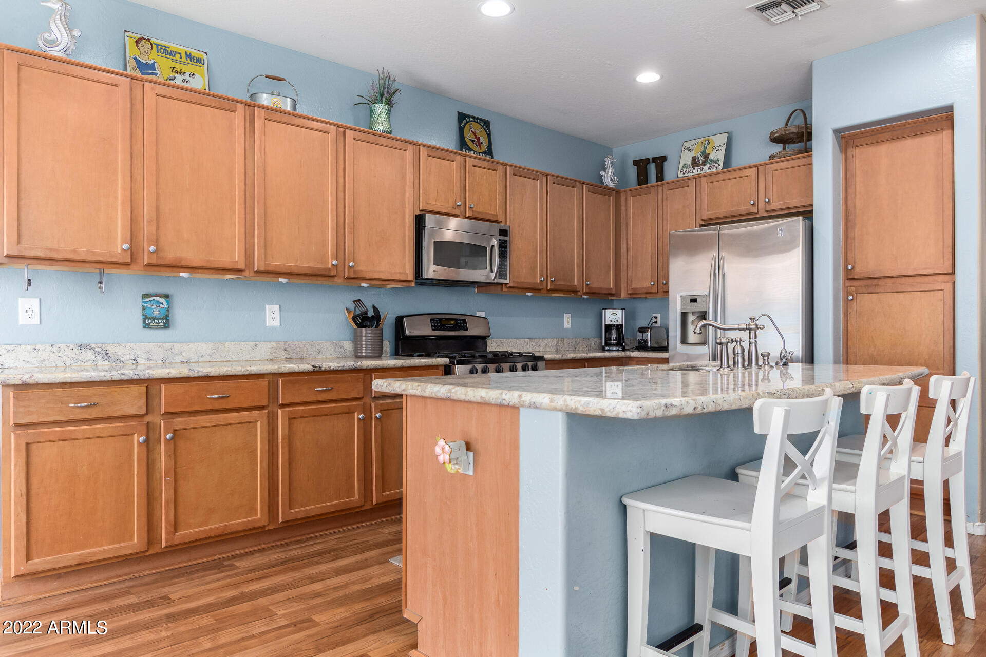 4313 E IVANHOE Street